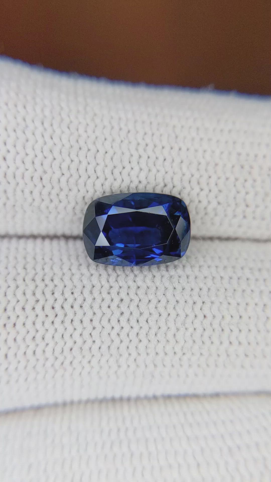 3.49 Ct. Blue Sapphire from Ceylon (Sri Lanka) Size Video