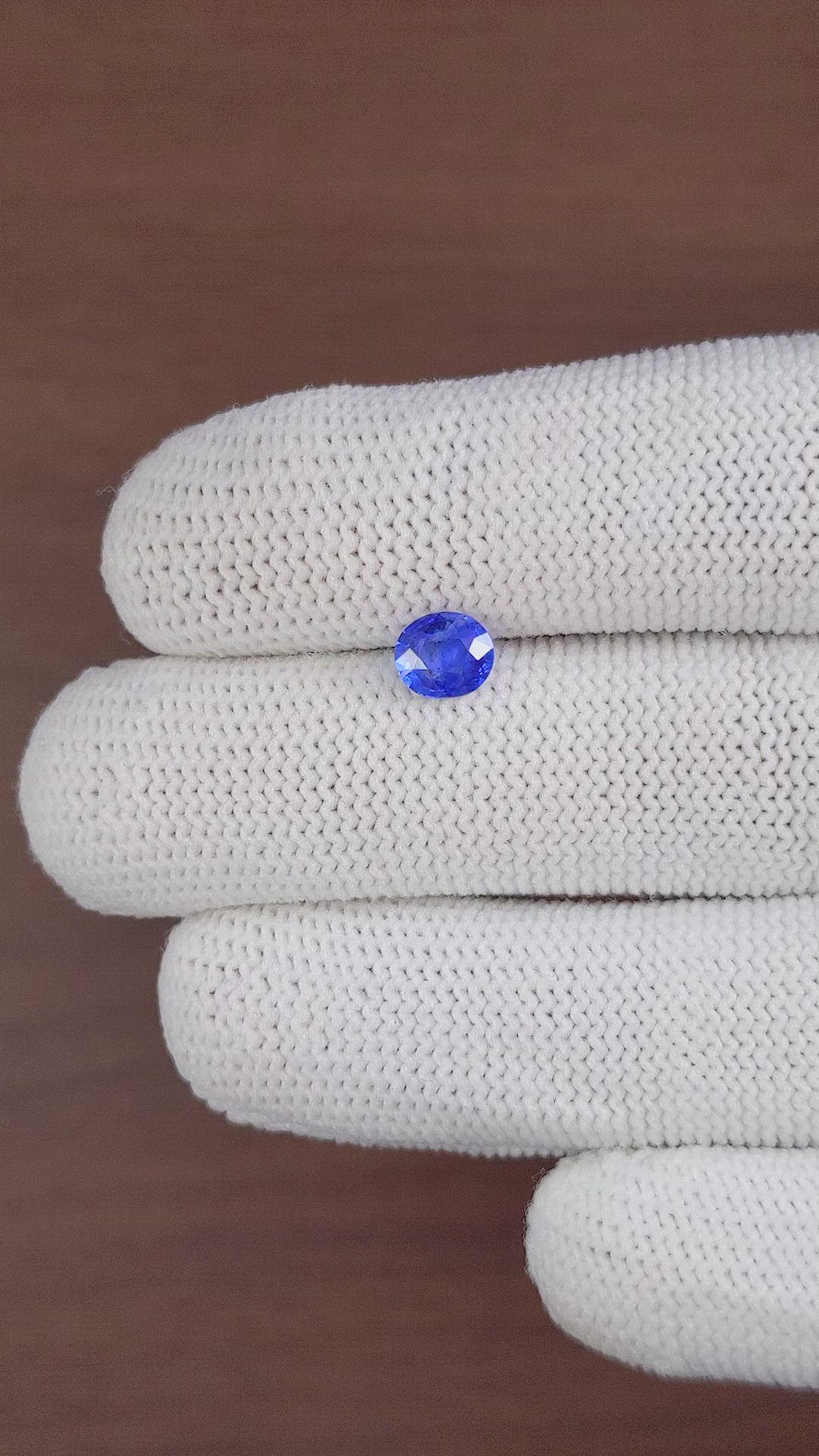 0.90 Ct. Blue Sapphire from Ceylon (Sri Lanka) Size Video