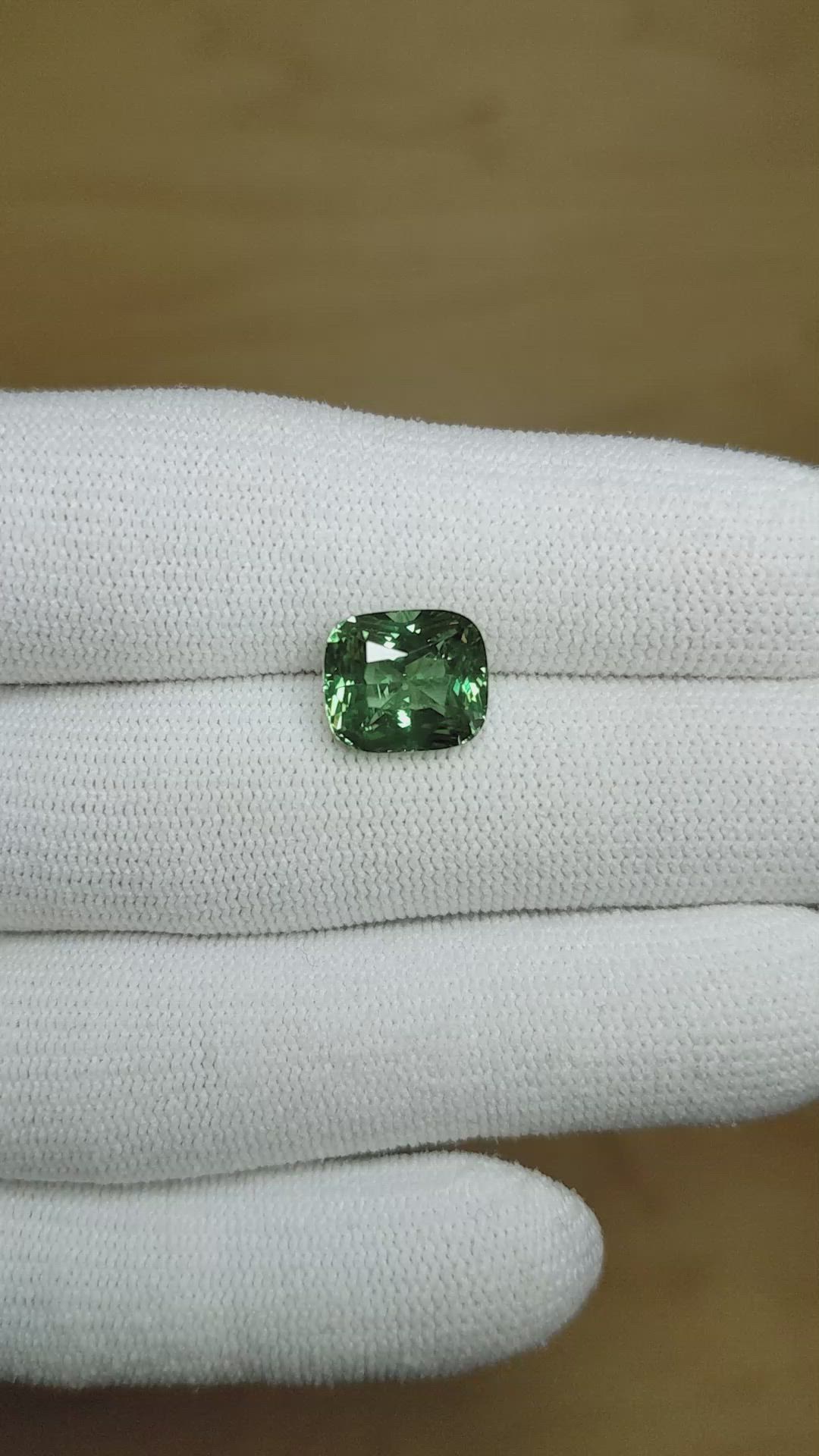 5.08 Ct. Green Sapphire from Ceylon (Sri Lanka) Size Video