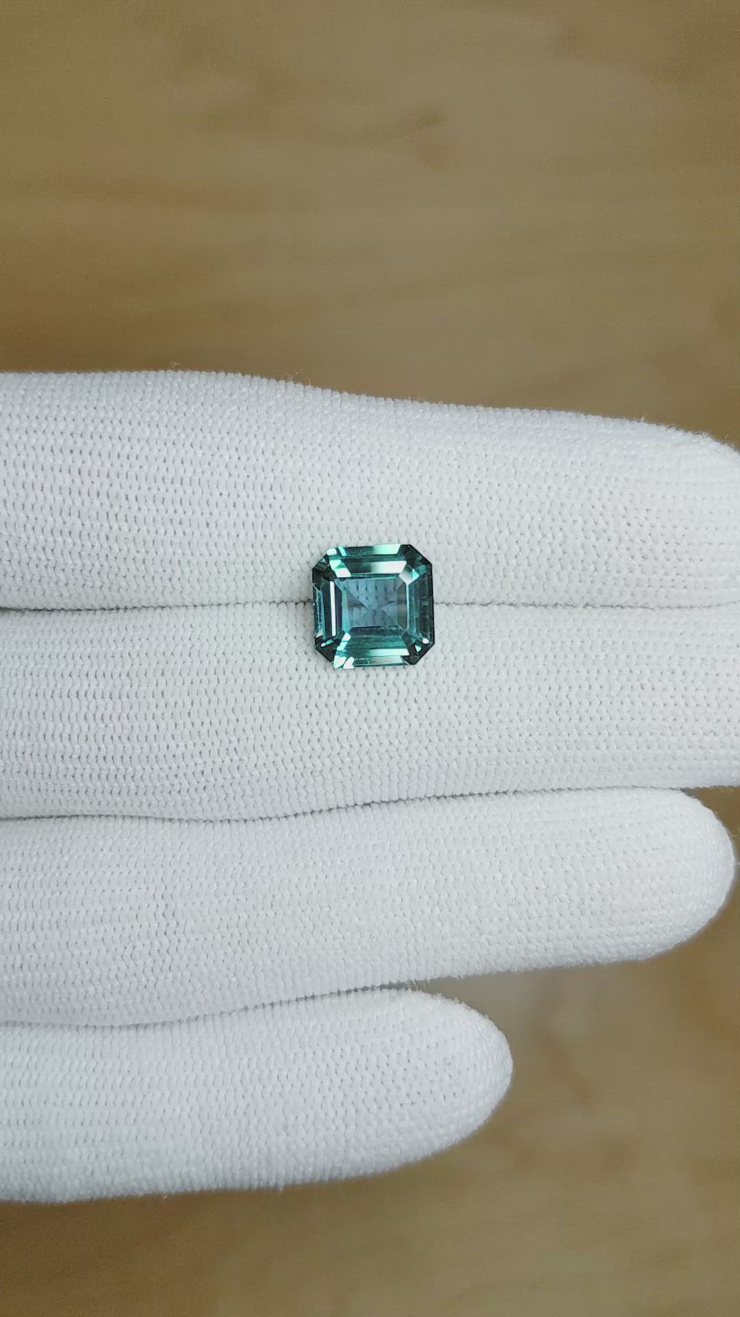 4.07 Ct. Greenish Blue Sapphire from Ceylon (Sri Lanka) Size Video