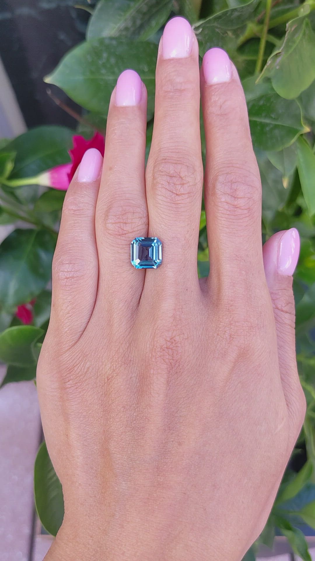 4.07 Ct. Greenish Blue Sapphire from Ceylon (Sri Lanka) Size Video
