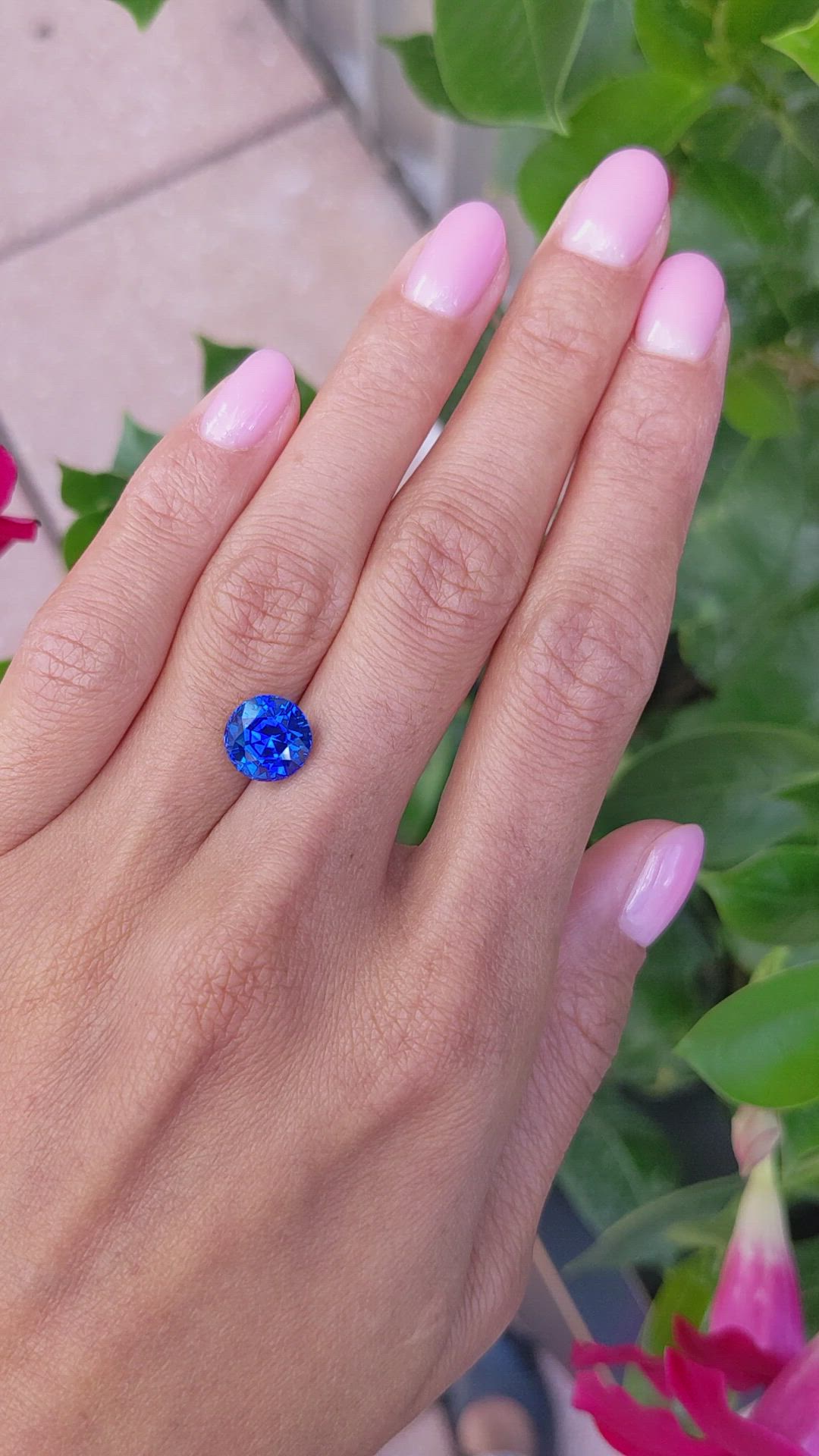 4.33 Ct. Blue Sapphire from Ceylon (Sri Lanka) Size Video