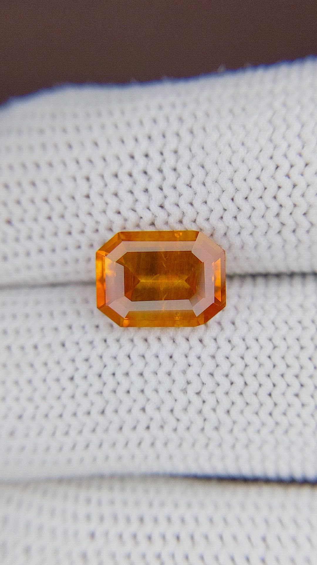 4.21 Ct. Orange Sapphire from Ceylon (Sri Lanka) Size Video