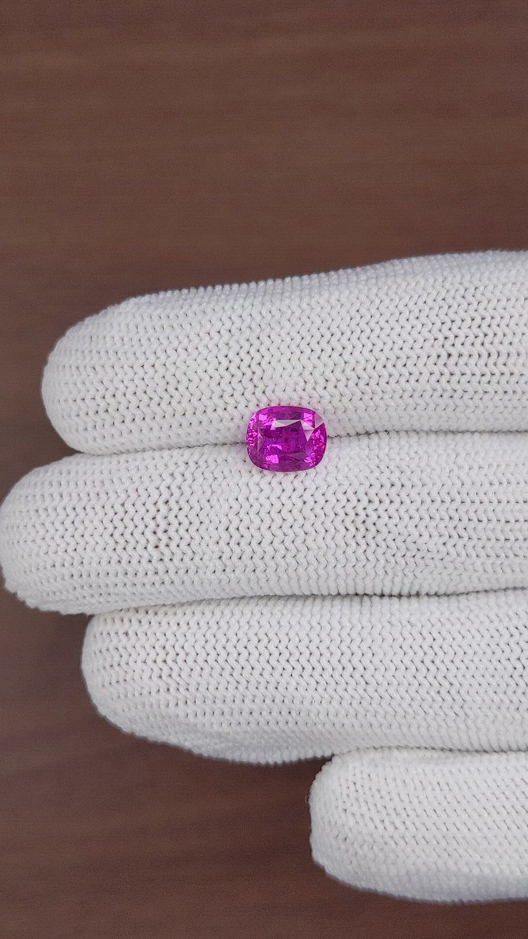 2.13 Ct. Pinkish Purple Sapphire from Ceylon (Sri Lanka) Size Video