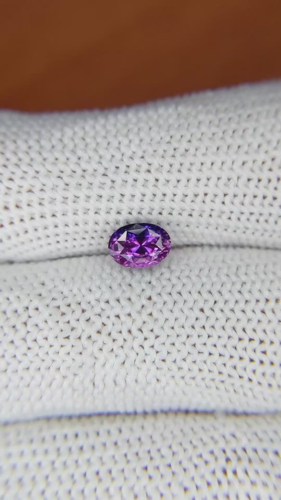 1.09 Ct. Bi Color Sapphire from Ceylon (Sri Lanka) Size Video