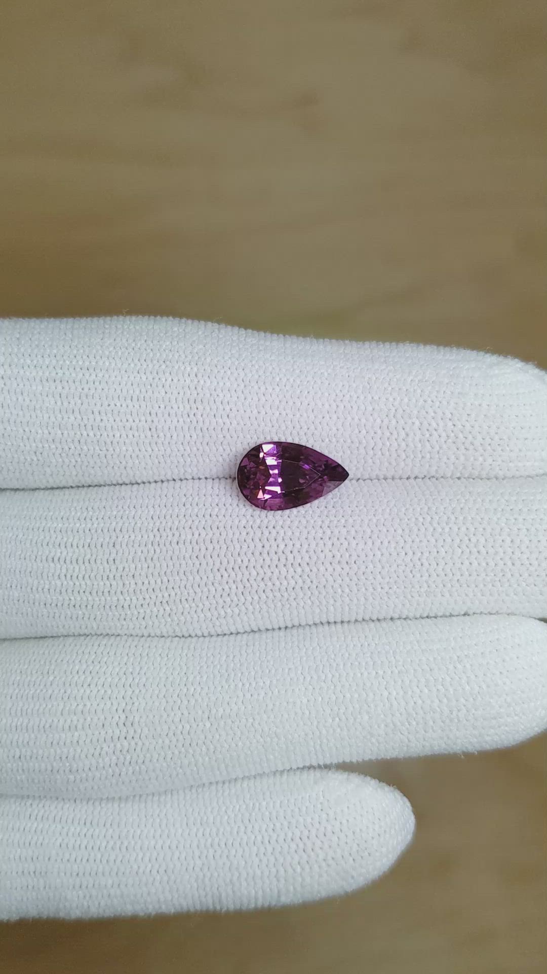 3.20 Ct. Pinkish Purple Sapphire from Ceylon (Sri Lanka) Size Video