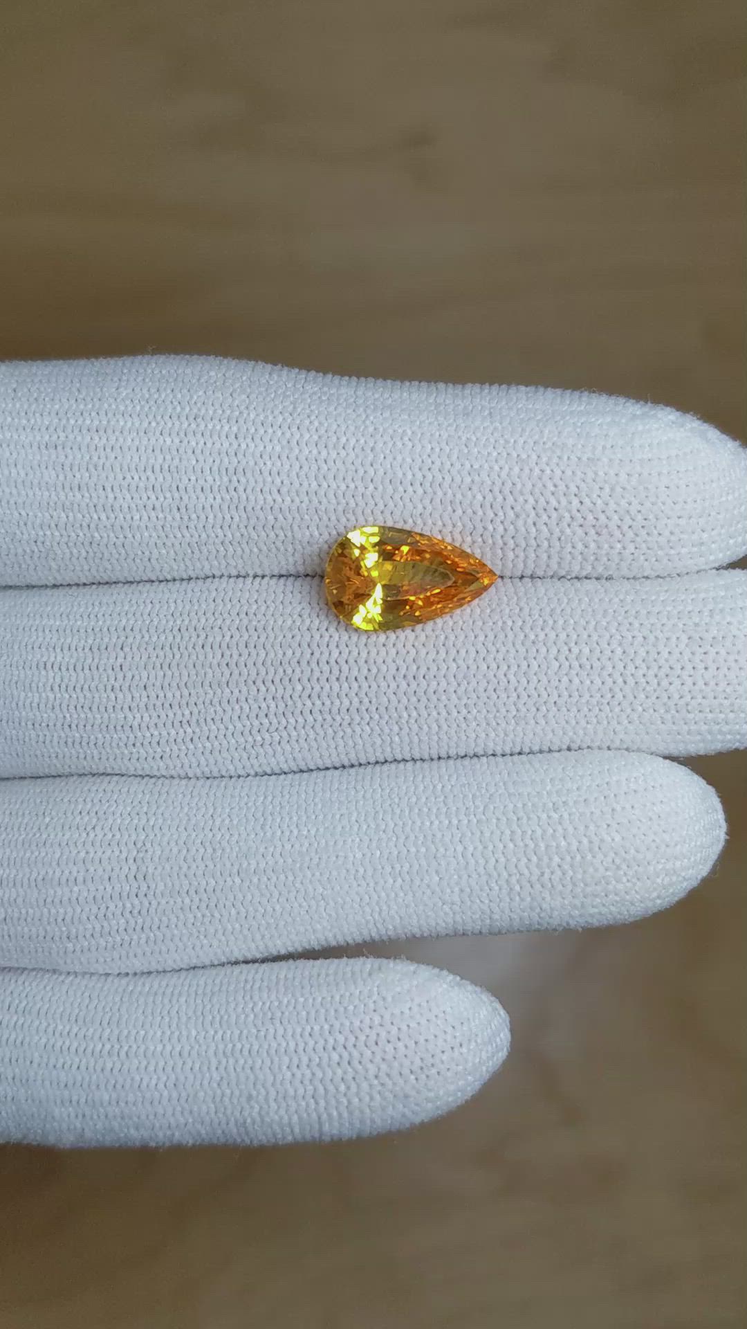 5.18 Ct. Yellowish Orange Sapphire from Ceylon (Sri Lanka) Size Video