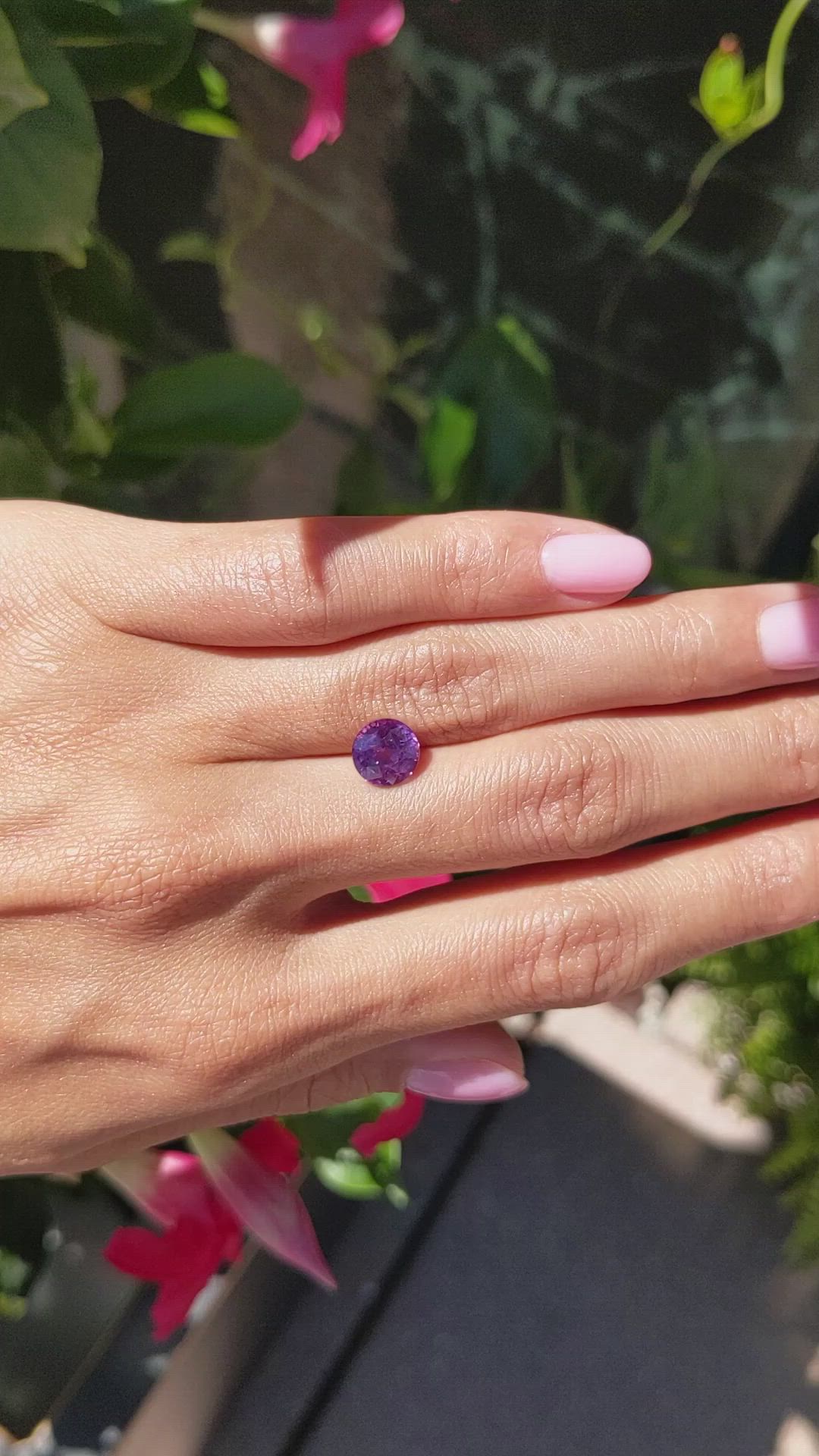 2.65 Ct. Pinkish Purple Sapphire from Ceylon (Sri Lanka) Size Video
