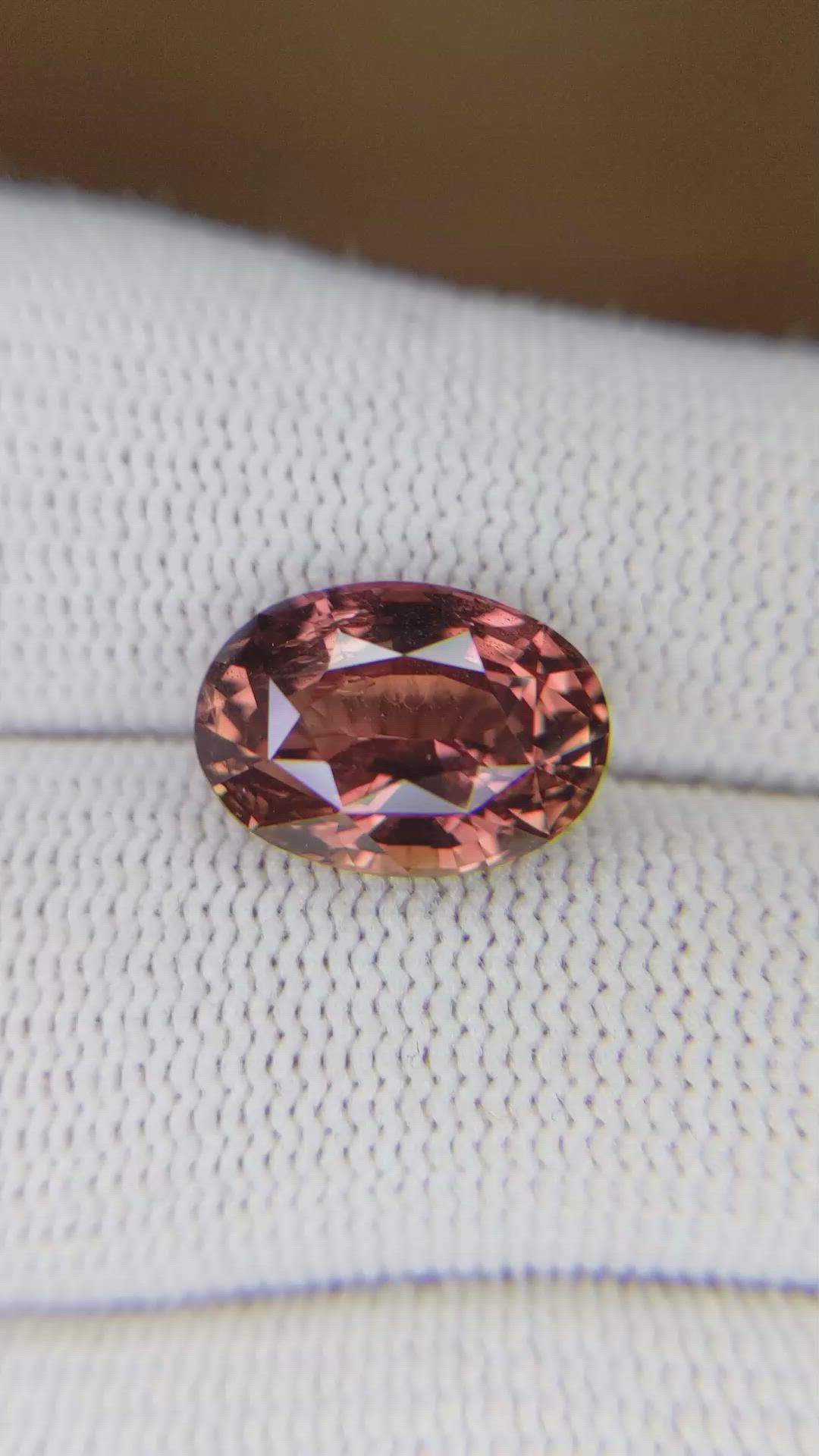 6.15 Ct. Padparadscha Sapphire from Ceylon (Sri Lanka) Size Video