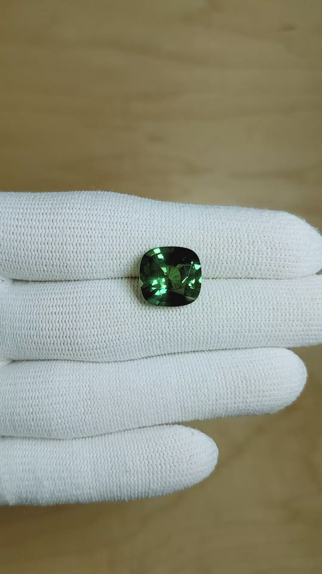 8.16 Ct. Green Sapphire from Ceylon (Sri Lanka) Size Video
