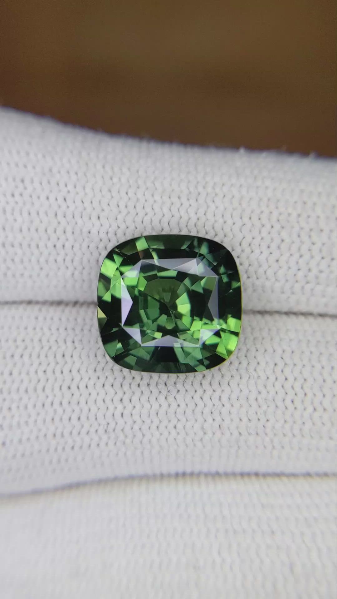 8.16 Ct. Green Sapphire from Ceylon (Sri Lanka) Size Video