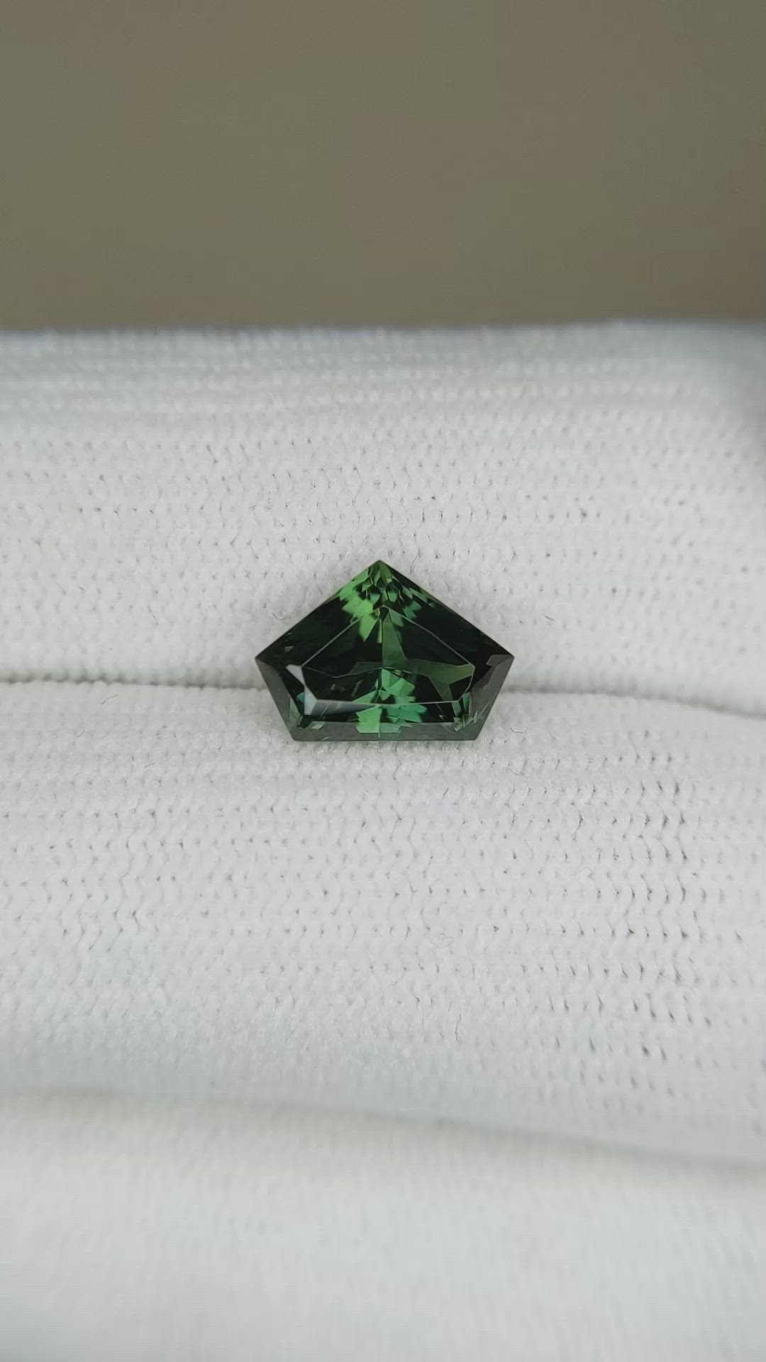 2.15 Ct. Green Sapphire from Ceylon (Sri Lanka) Size Video