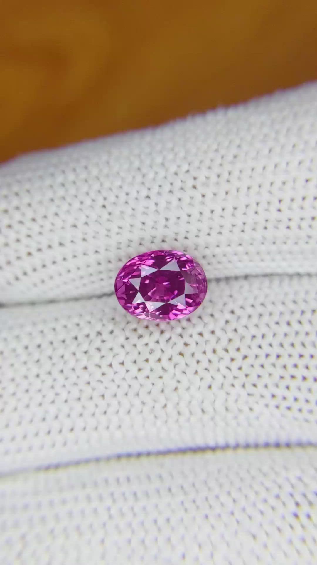 3.05 Ct. Purplish Pink Sapphire from Ceylon (Sri Lanka) Size Video