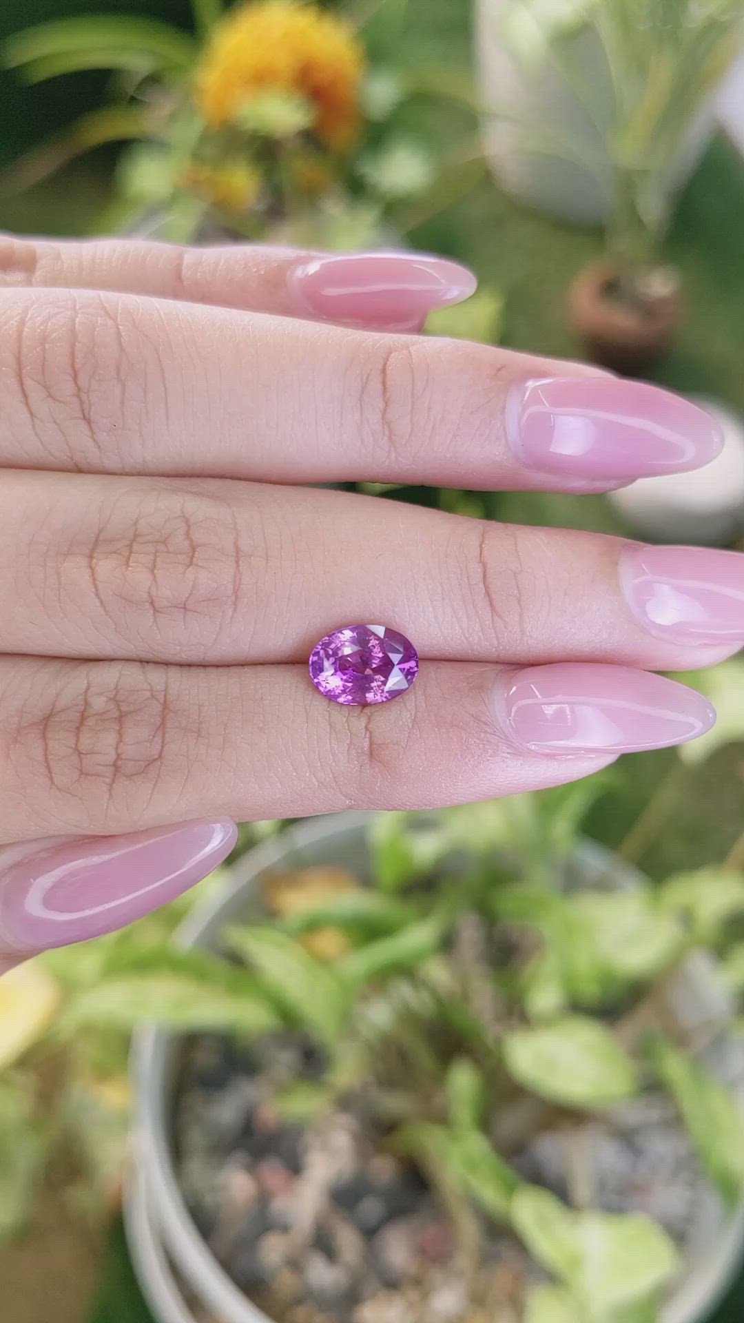 2.58 Ct. Pinkish Purple Sapphire from Ceylon (Sri Lanka) Size Video