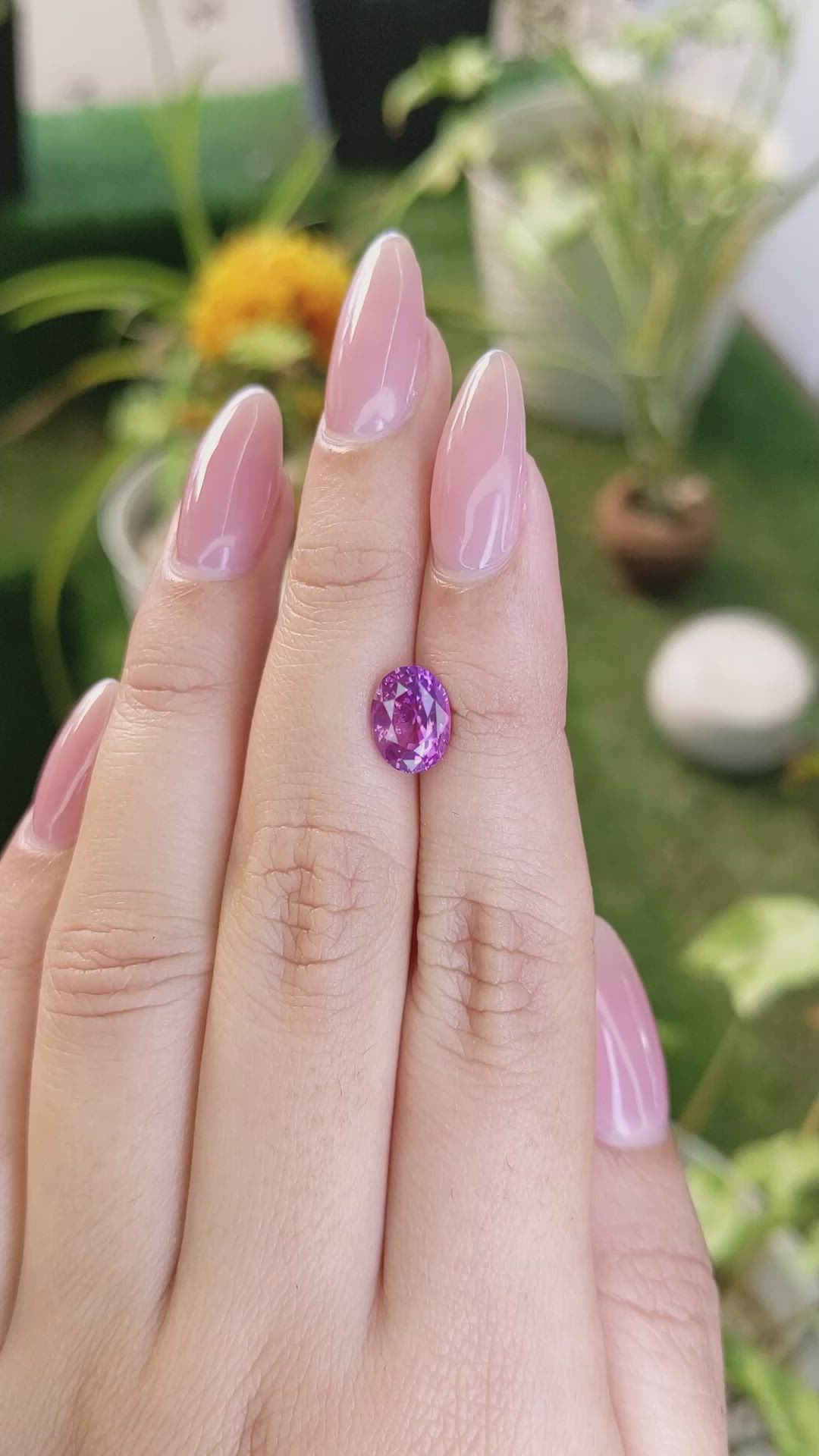 2.58 Ct. Pinkish Purple Sapphire from Ceylon (Sri Lanka) Size Video