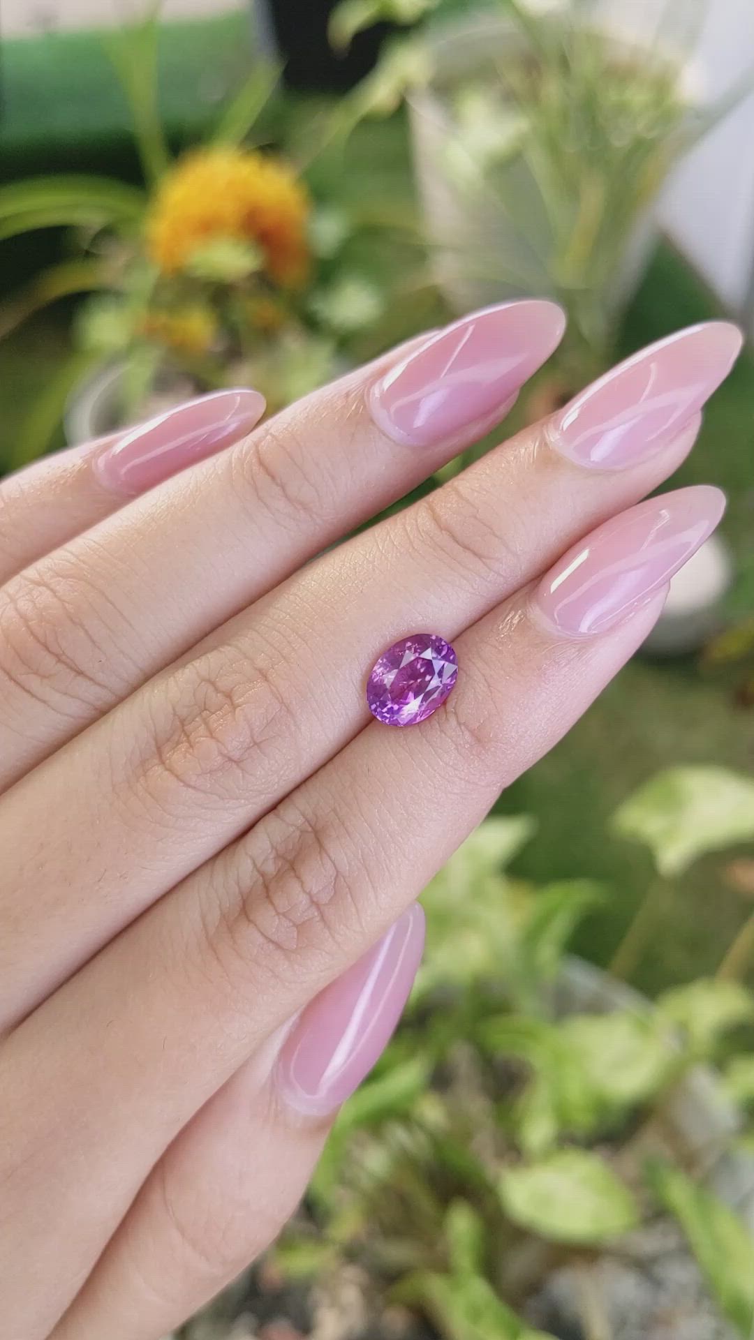 2.58 Ct. Pinkish Purple Sapphire from Ceylon (Sri Lanka) Size Video
