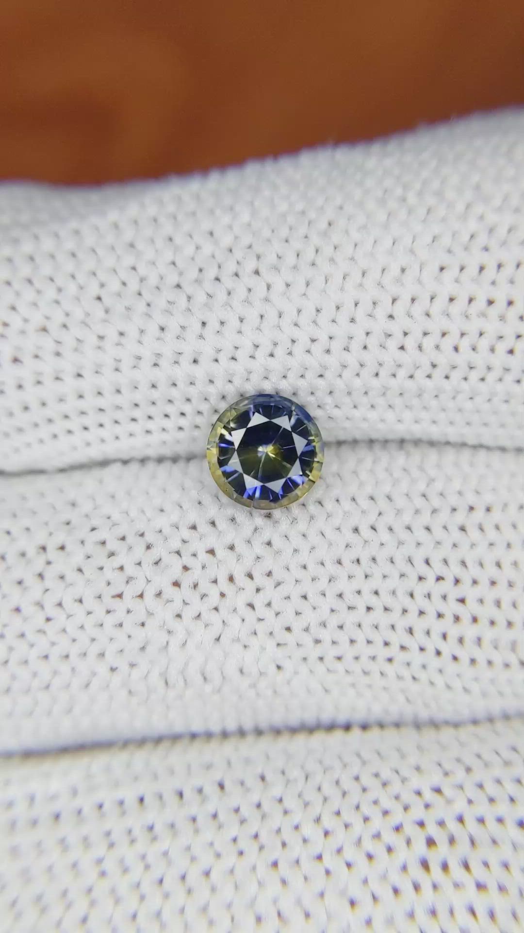 1.30 Ct. Bi Color Sapphire from Ceylon (Sri Lanka) Size Video