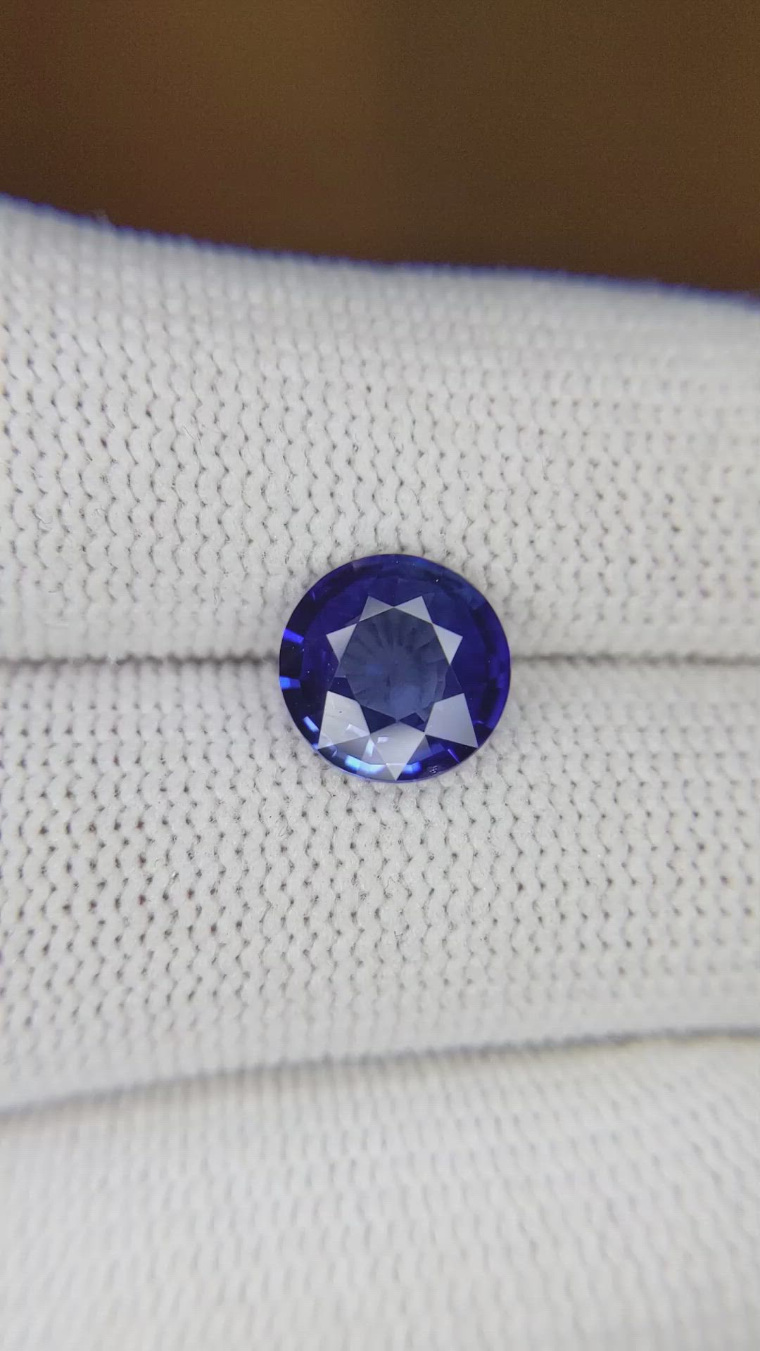 2.21 Ct. Blue Sapphire from Ceylon (Sri Lanka) Size Video