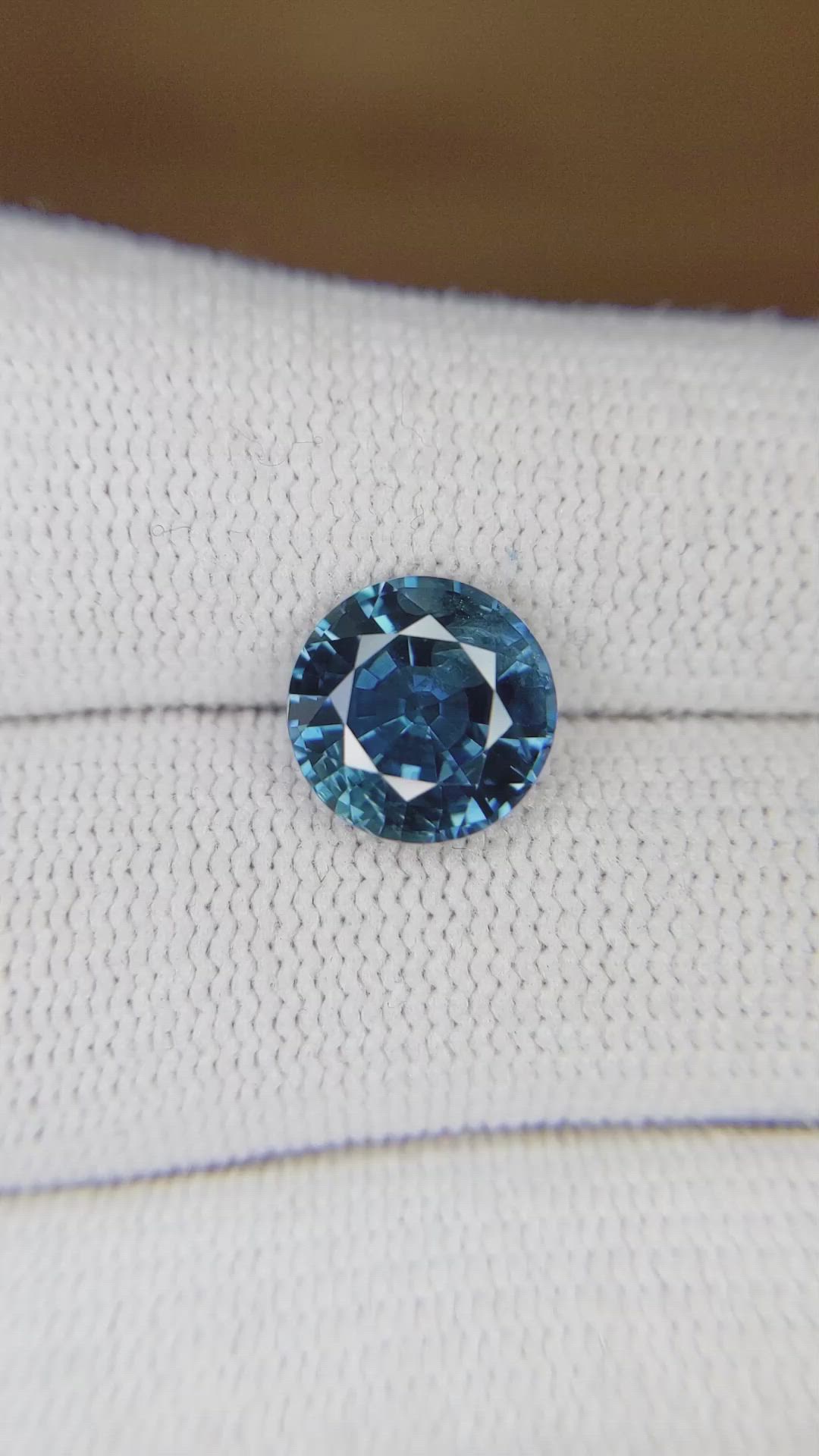 3.92 Ct. Greenish Blue Sapphire from Ceylon (Sri Lanka) Size Video