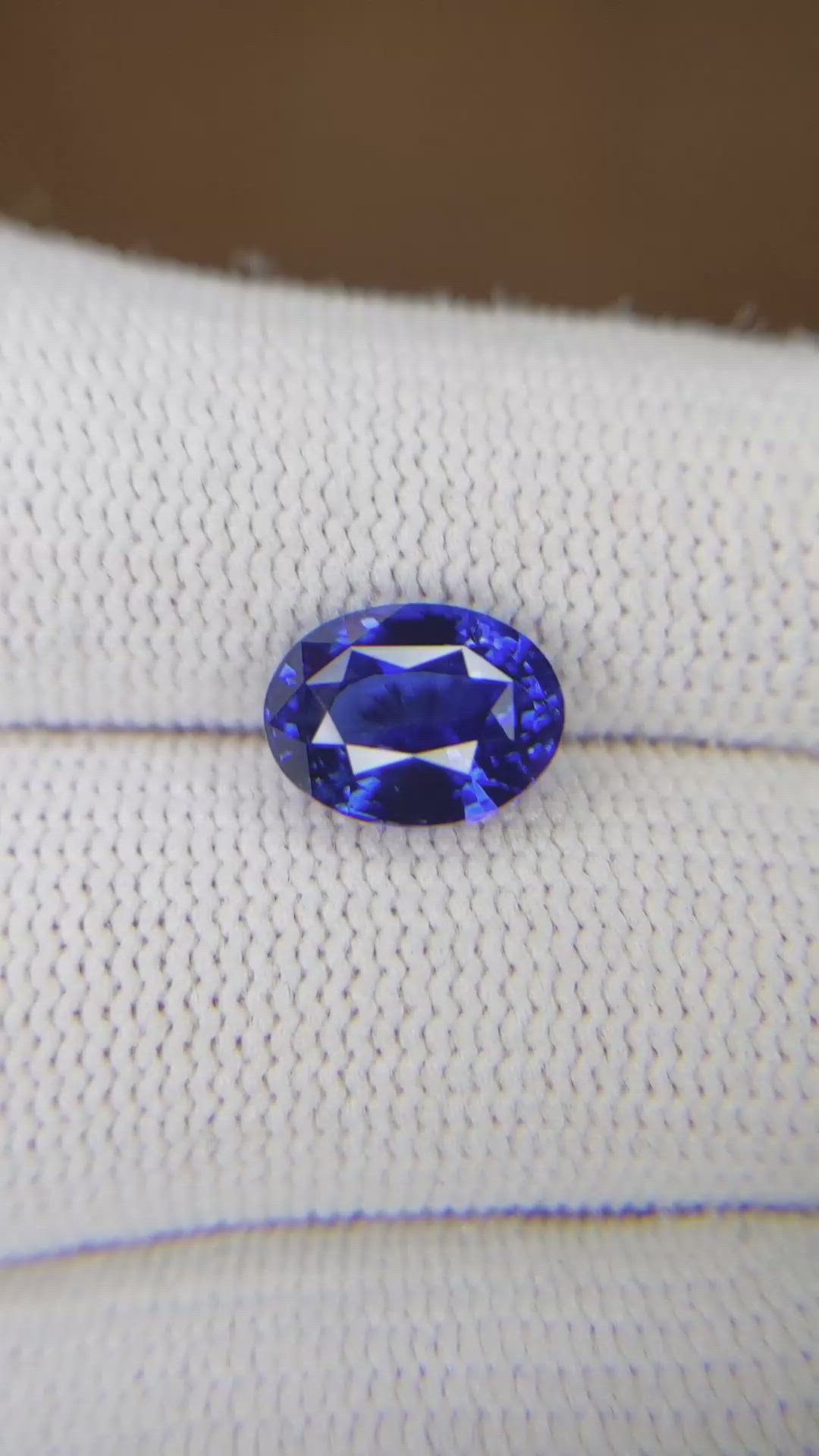 3.52 Ct. Blue Sapphire from Ceylon (Sri Lanka) Size Video