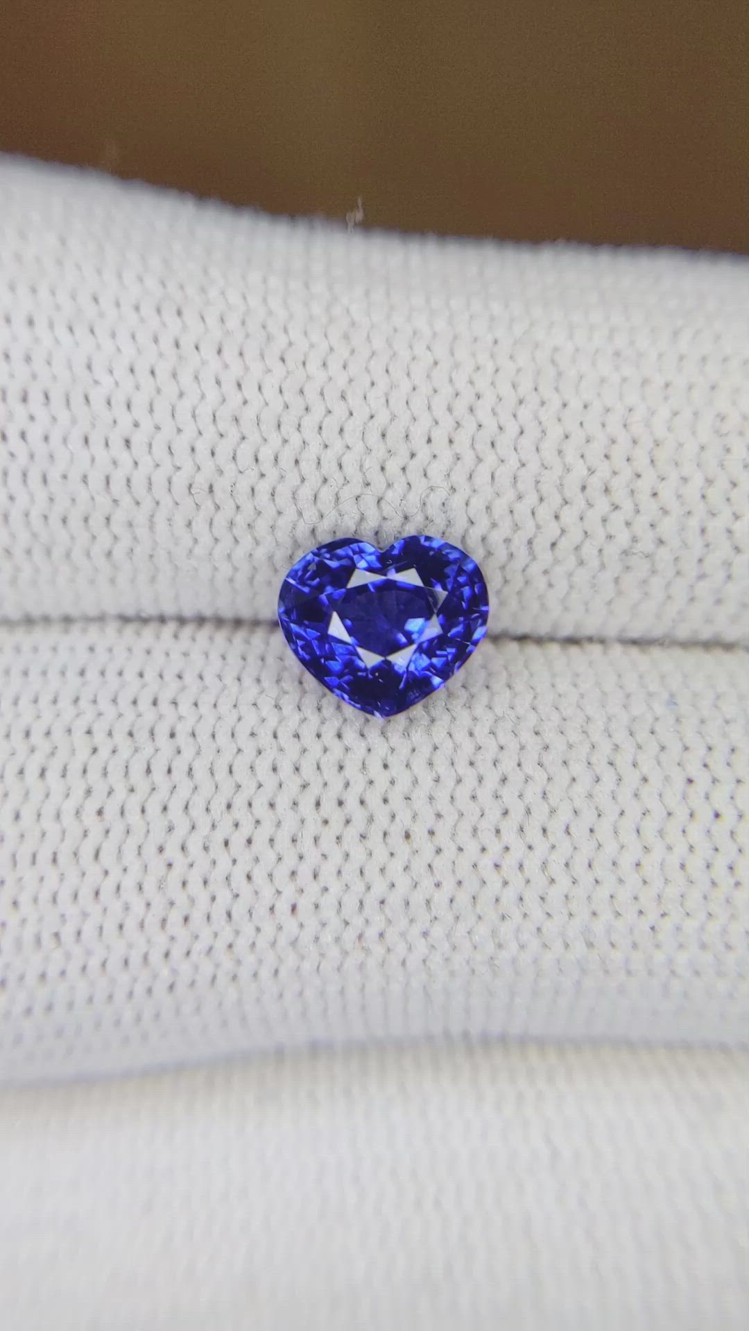 2.13 Ct. Blue Sapphire from Ceylon (Sri Lanka) Size Video