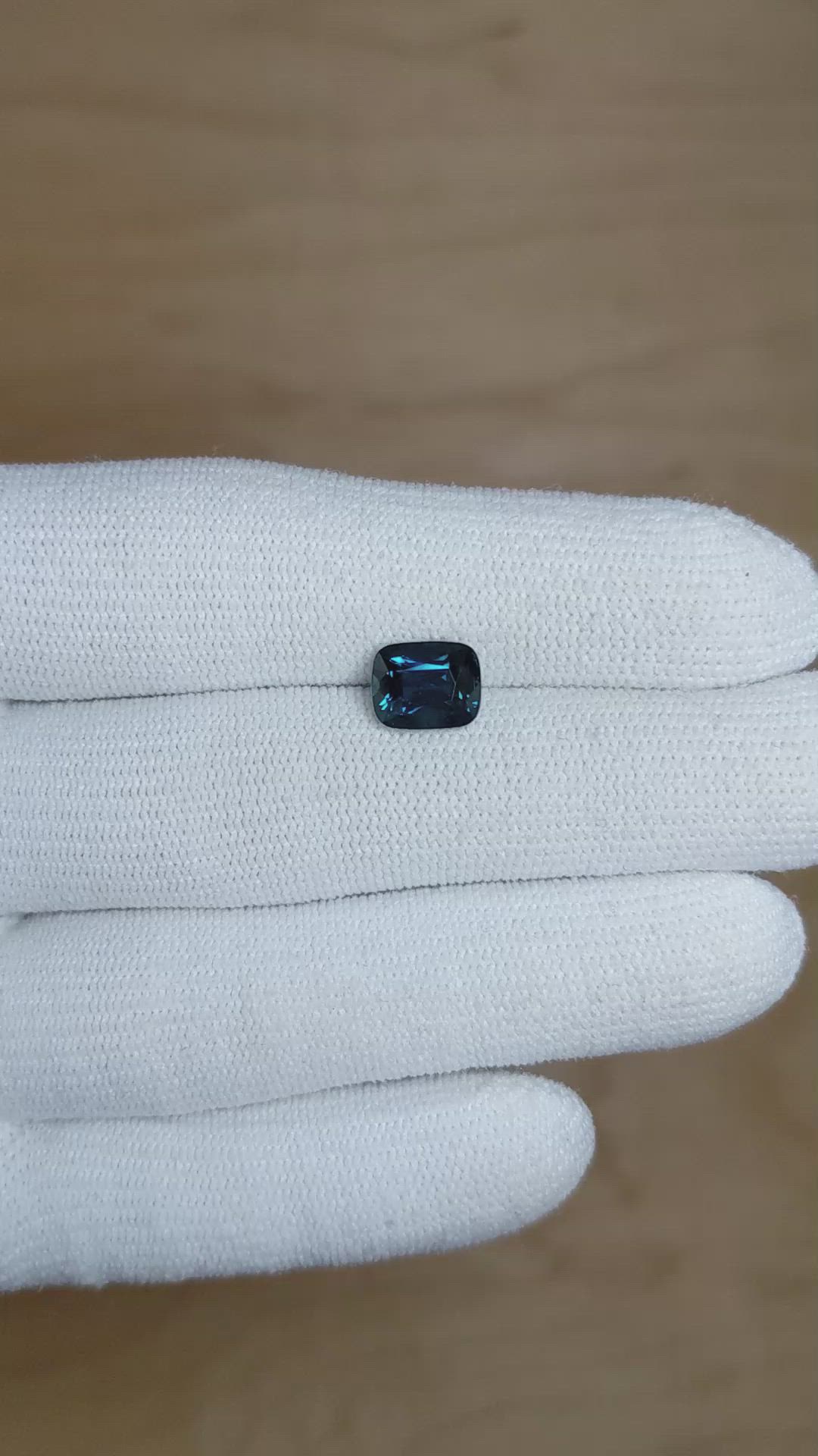 3.07 Ct. Greenish Blue Sapphire from Ceylon (Sri Lanka) Size Video