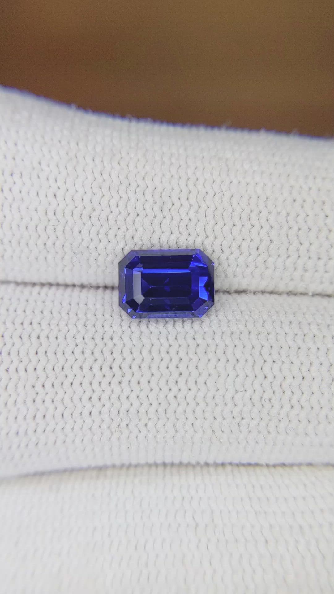 2.52 Ct. Blue Sapphire from Ceylon (Sri Lanka) Size Video