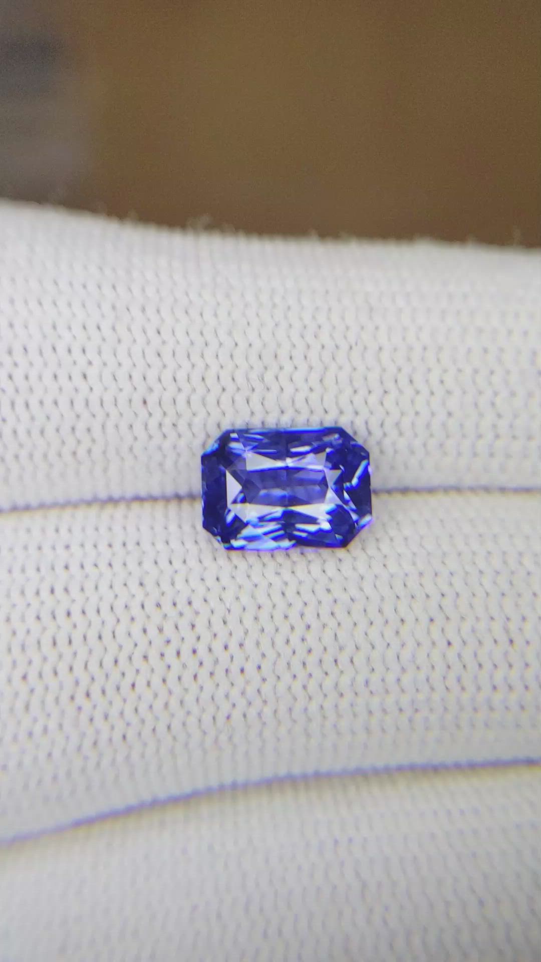 3.02 Ct. Blue Sapphire from Ceylon (Sri Lanka) Size Video