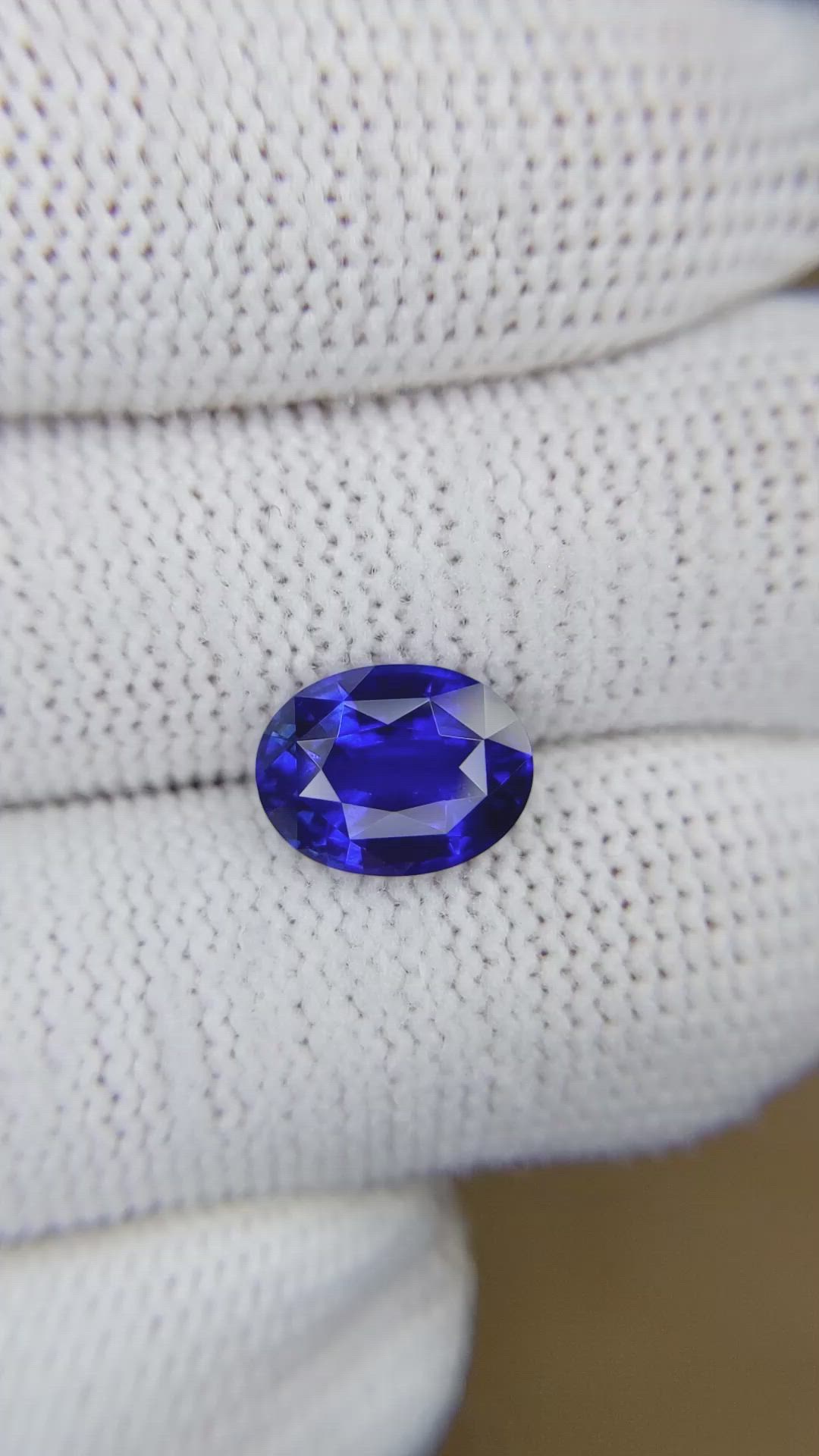 3.04 Ct. Blue Sapphire from Ceylon (Sri Lanka) Size Video
