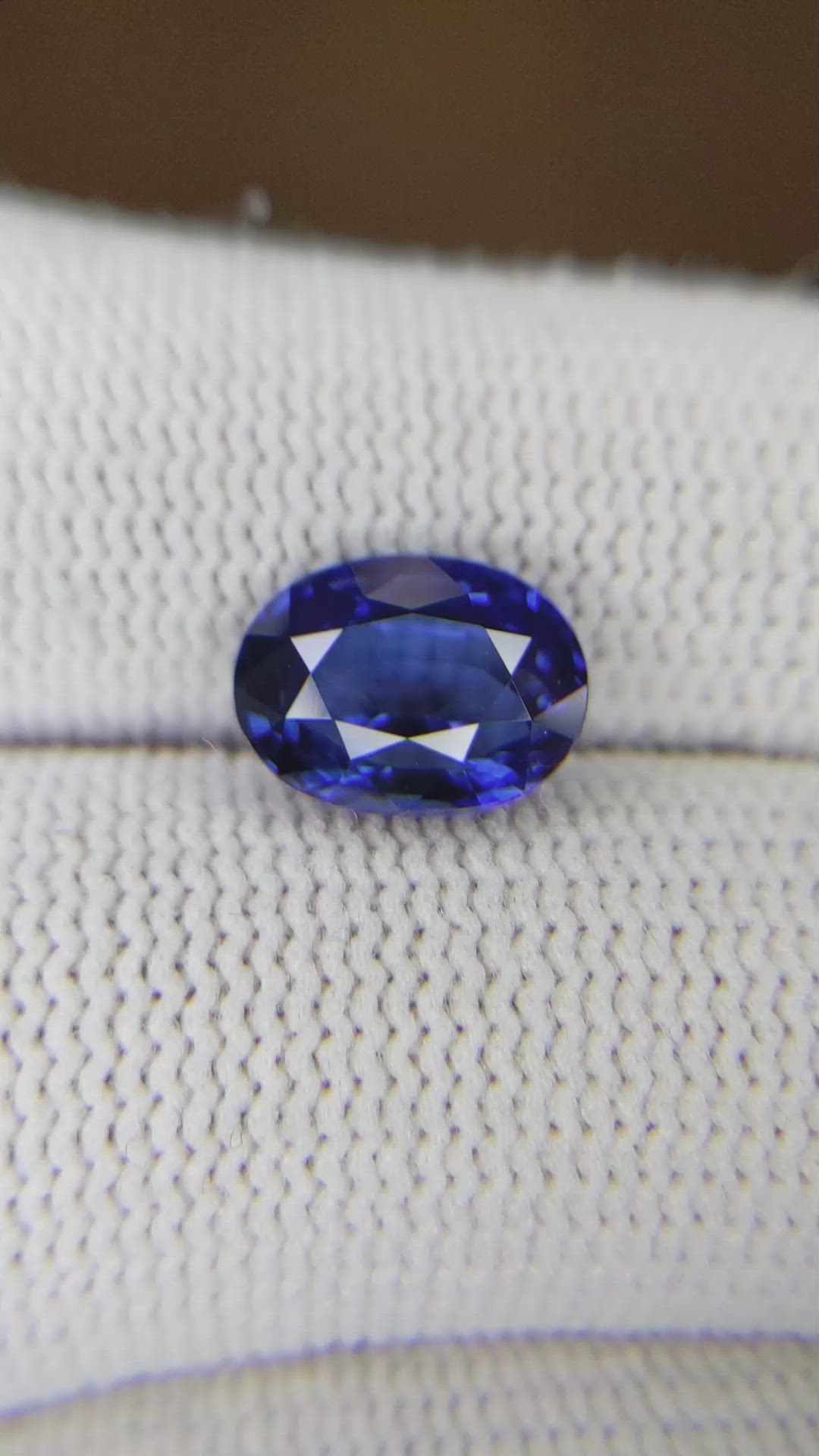 3.06 Ct. Blue Sapphire from Ceylon (Sri Lanka) Size Video