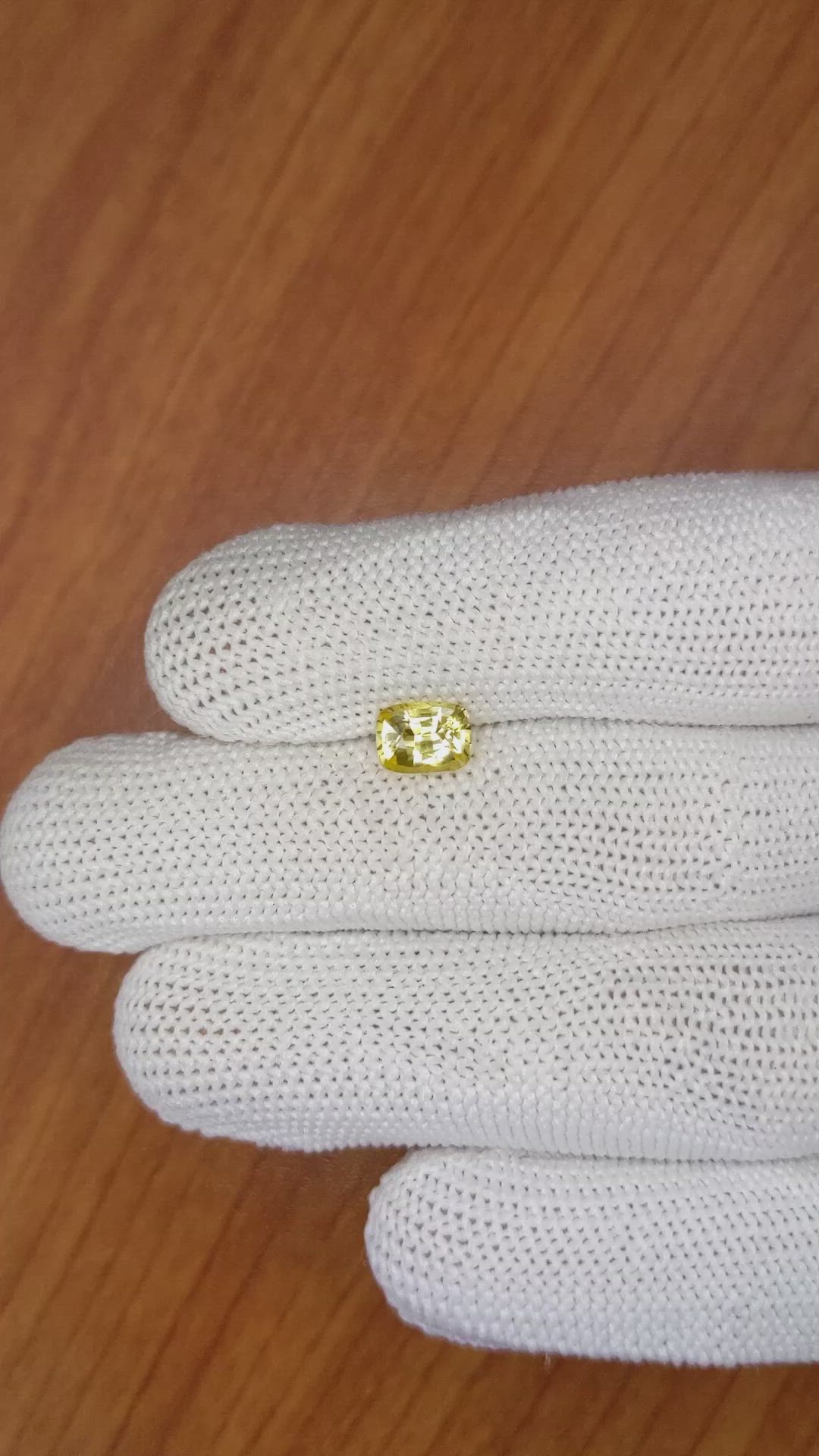 1.21 Ct. Yellow Sapphire from Ceylon (Sri Lanka) Size Video