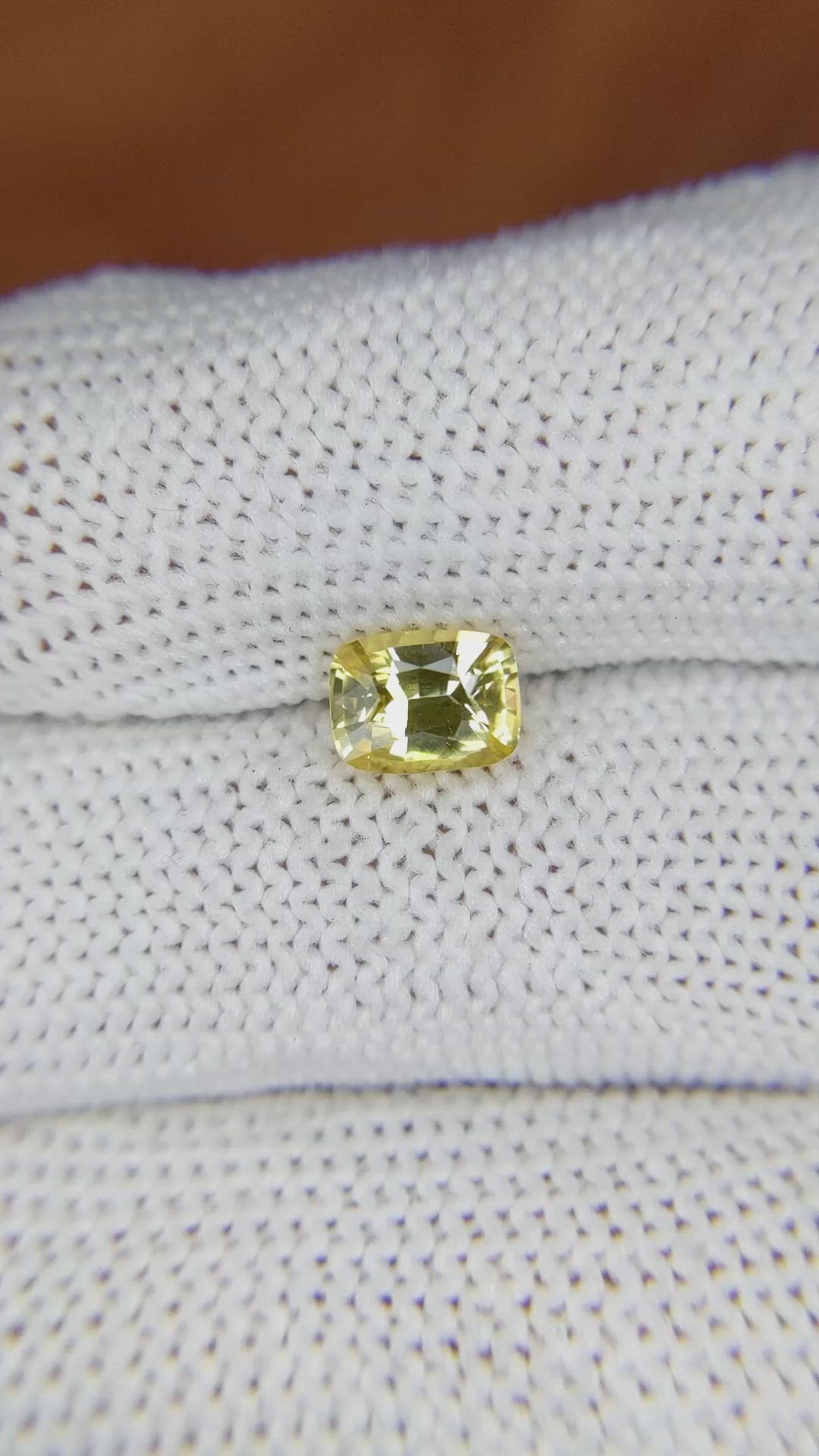 1.21 Ct. Yellow Sapphire from Ceylon (Sri Lanka) Size Video