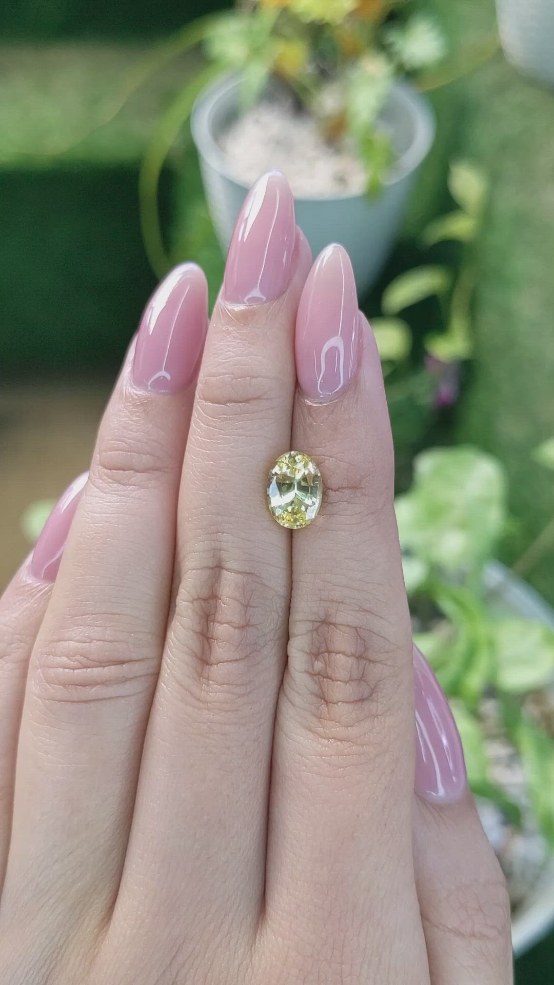 2.09 Ct. Yellow Sapphire from Ceylon (Sri Lanka) Size Video