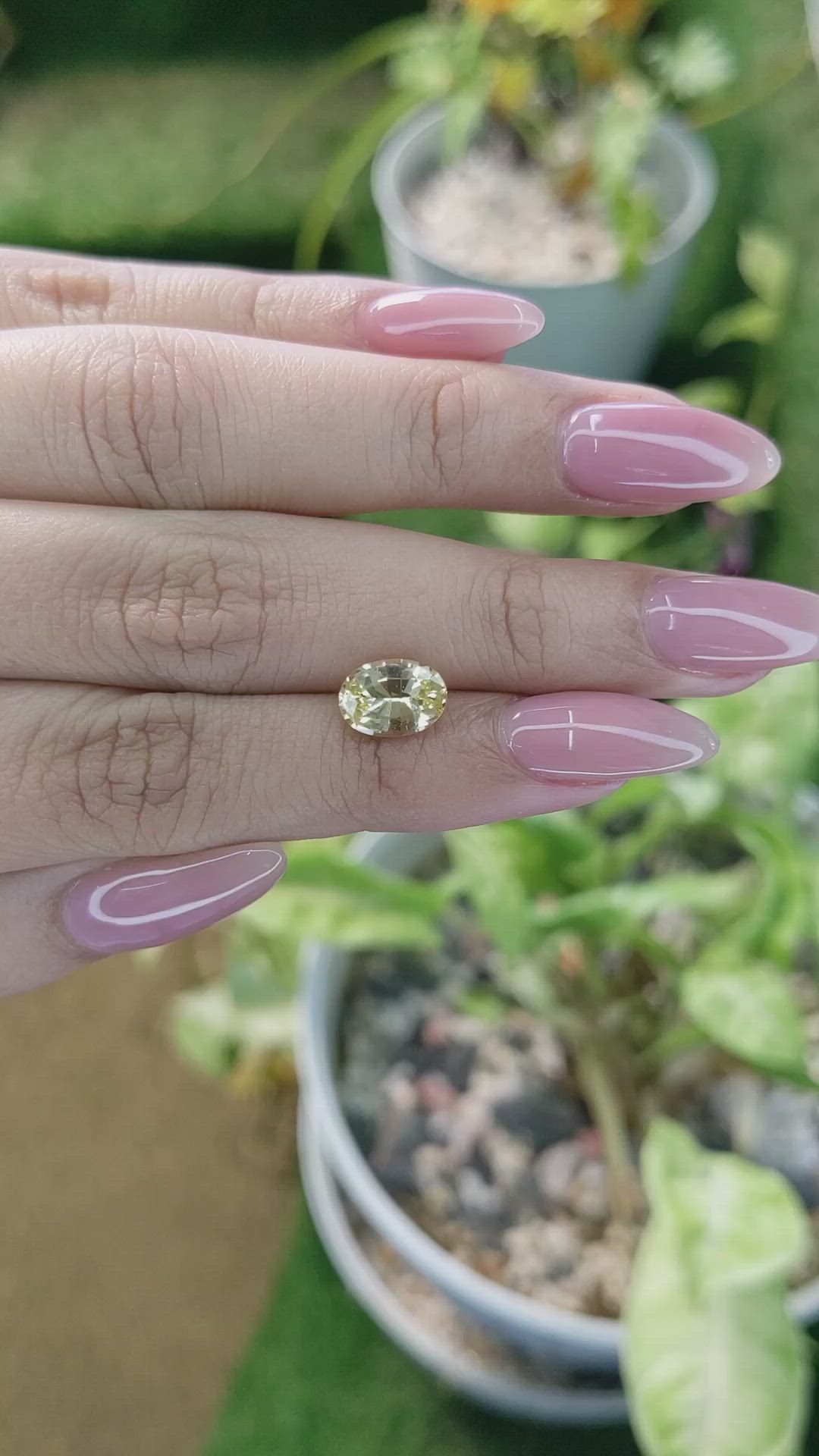 2.09 Ct. Yellow Sapphire from Ceylon (Sri Lanka) Size Video