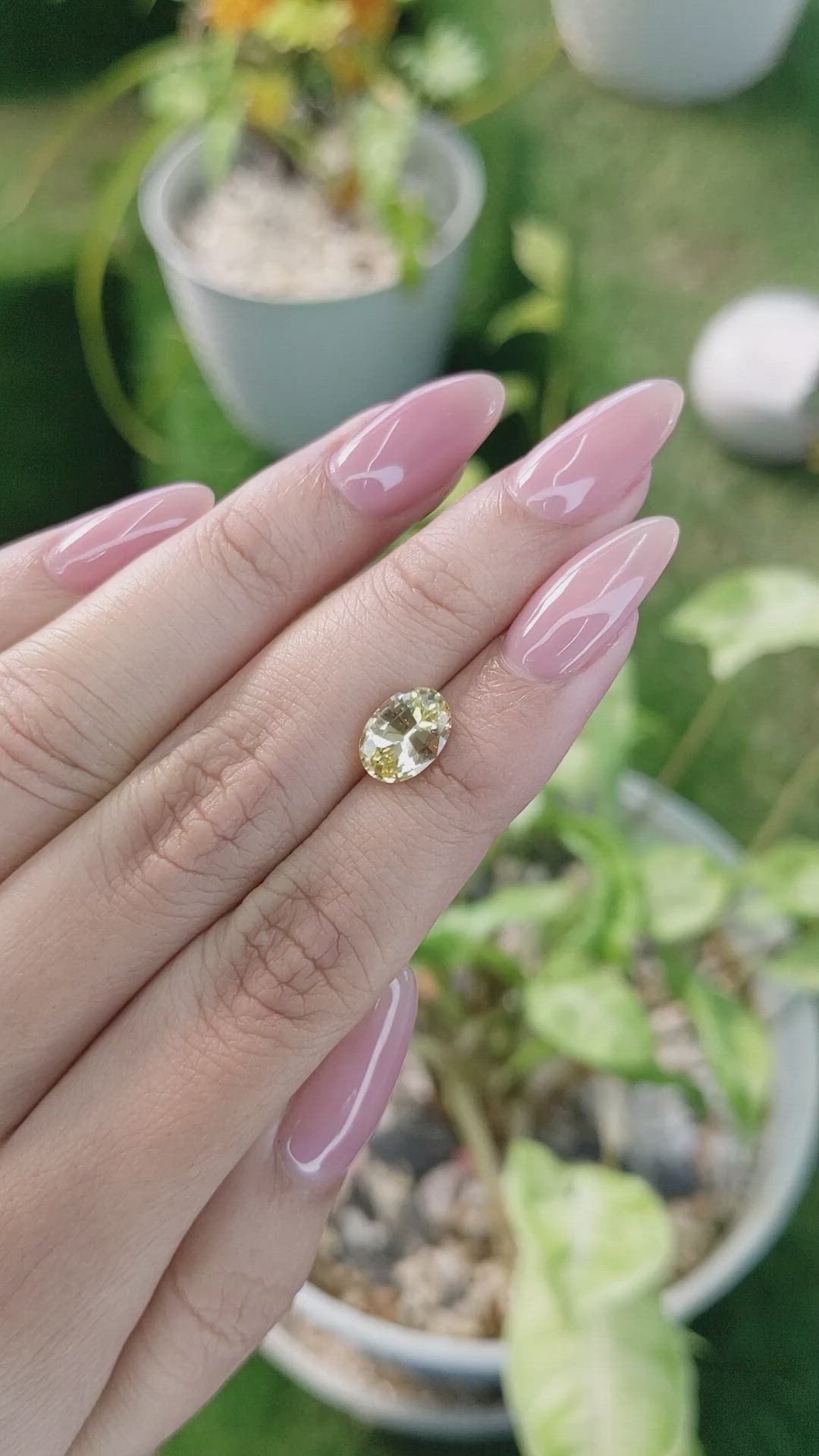 2.09 Ct. Yellow Sapphire from Ceylon (Sri Lanka) Size Video