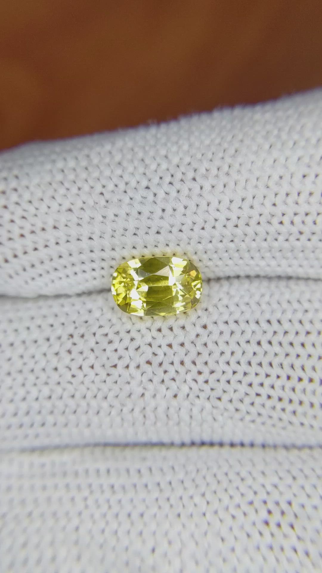 2.01 Ct. Yellow Sapphire from Ceylon (Sri Lanka) Size Video
