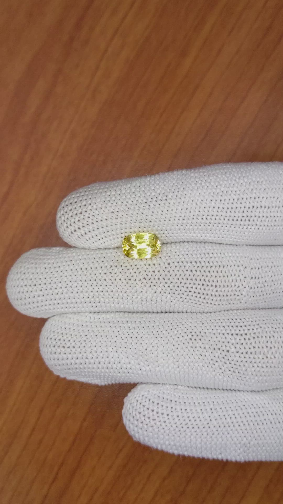2.01 Ct. Yellow Sapphire from Ceylon (Sri Lanka) Size Video