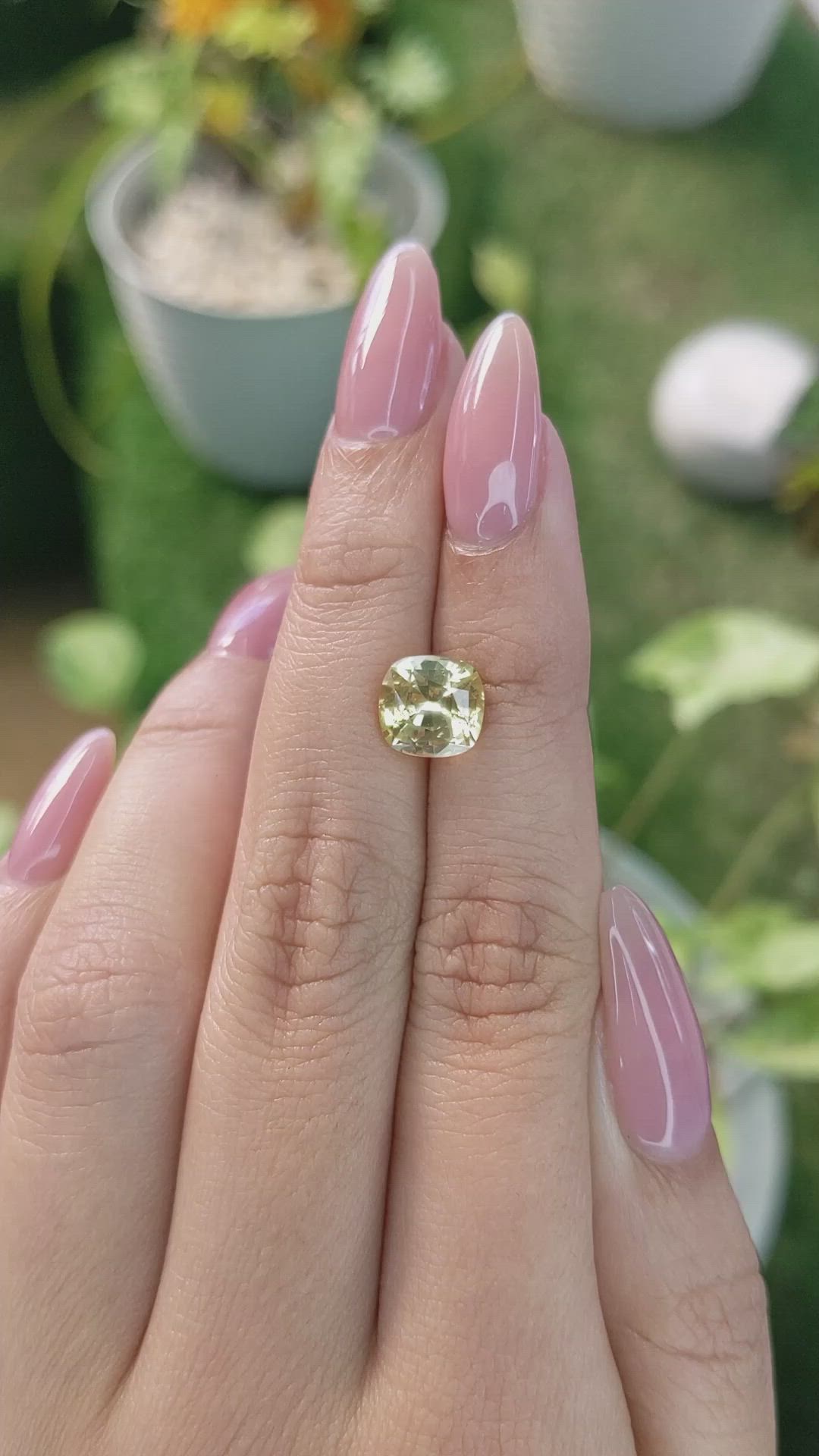 2.67 Ct. Yellow Sapphire from Ceylon (Sri Lanka) Size Video