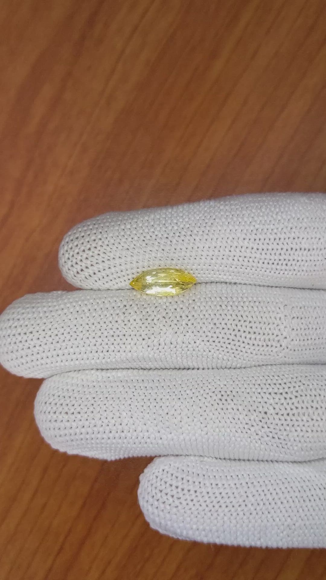 2.13 Ct. Yellow Sapphire from Ceylon (Sri Lanka) Size Video