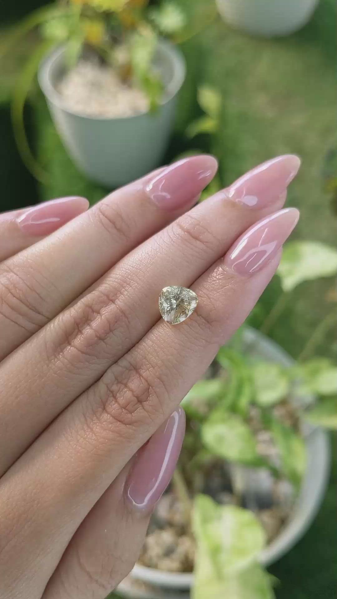 2.80 Ct. Yellow Sapphire from Ceylon (Sri Lanka) Size Video