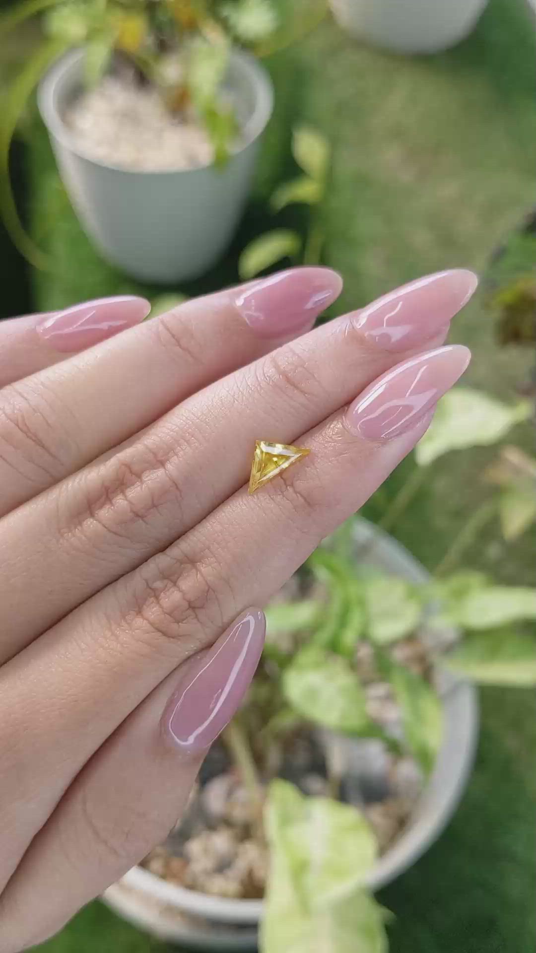 1.10 Ct. Yellow Sapphire from Ceylon (Sri Lanka) Size Video