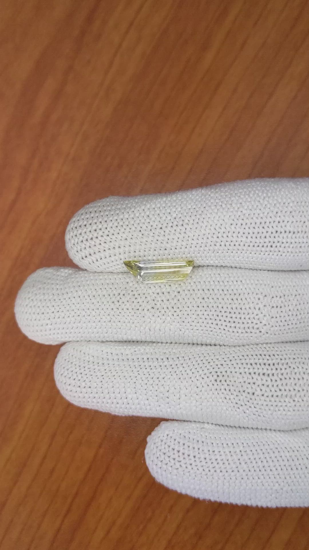 2.37 Ct. Bi Color Sapphire from Ceylon (Sri Lanka) Size Video