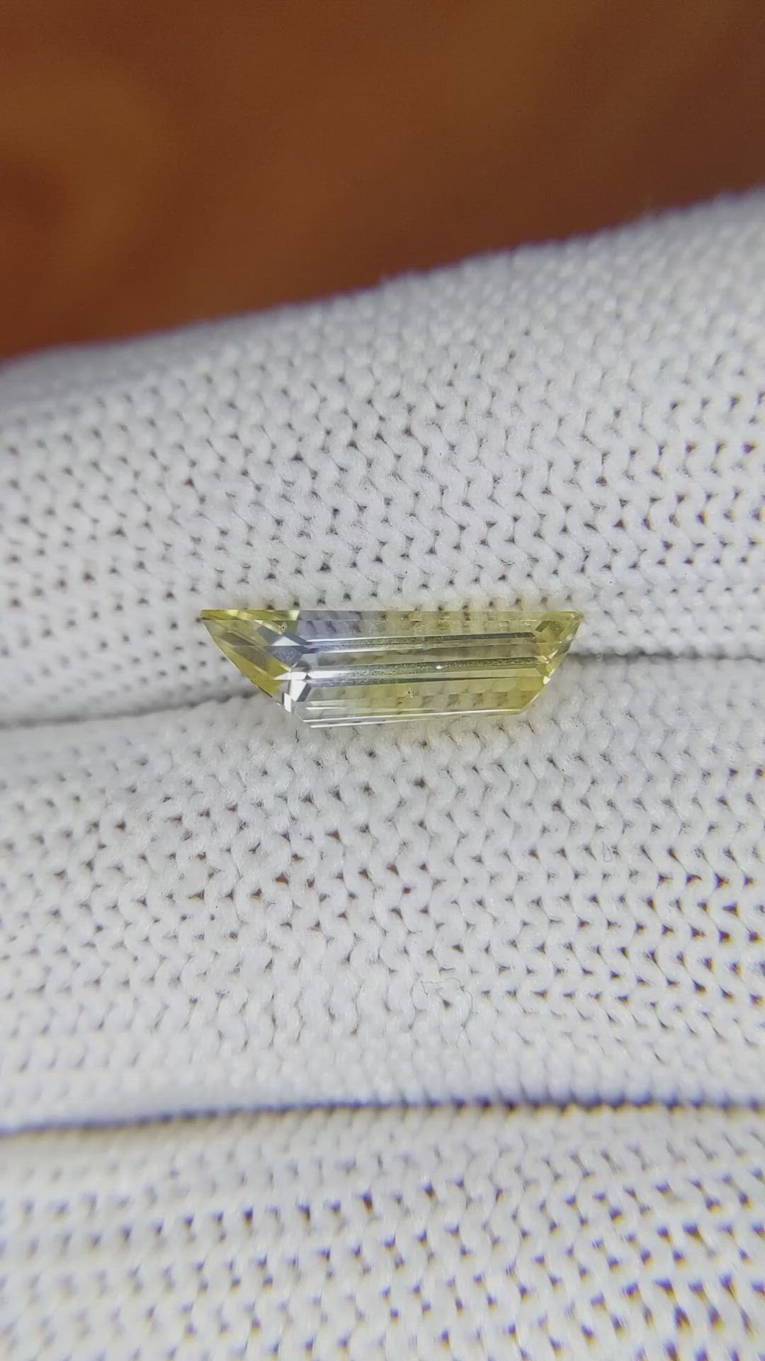 2.37 Ct. Bi Color Sapphire from Ceylon (Sri Lanka) Size Video