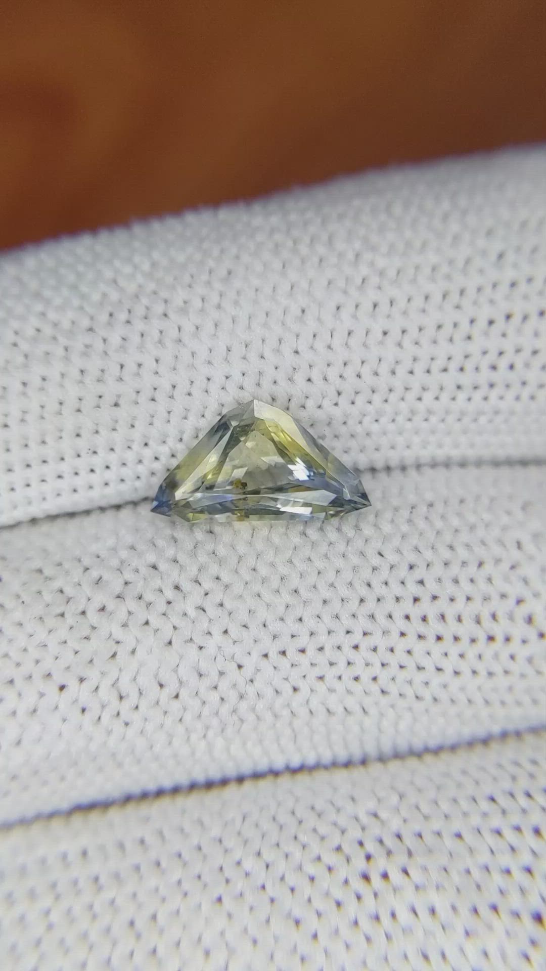 1.98 Ct. Bi Color Sapphire from Ceylon (Sri Lanka) Size Video