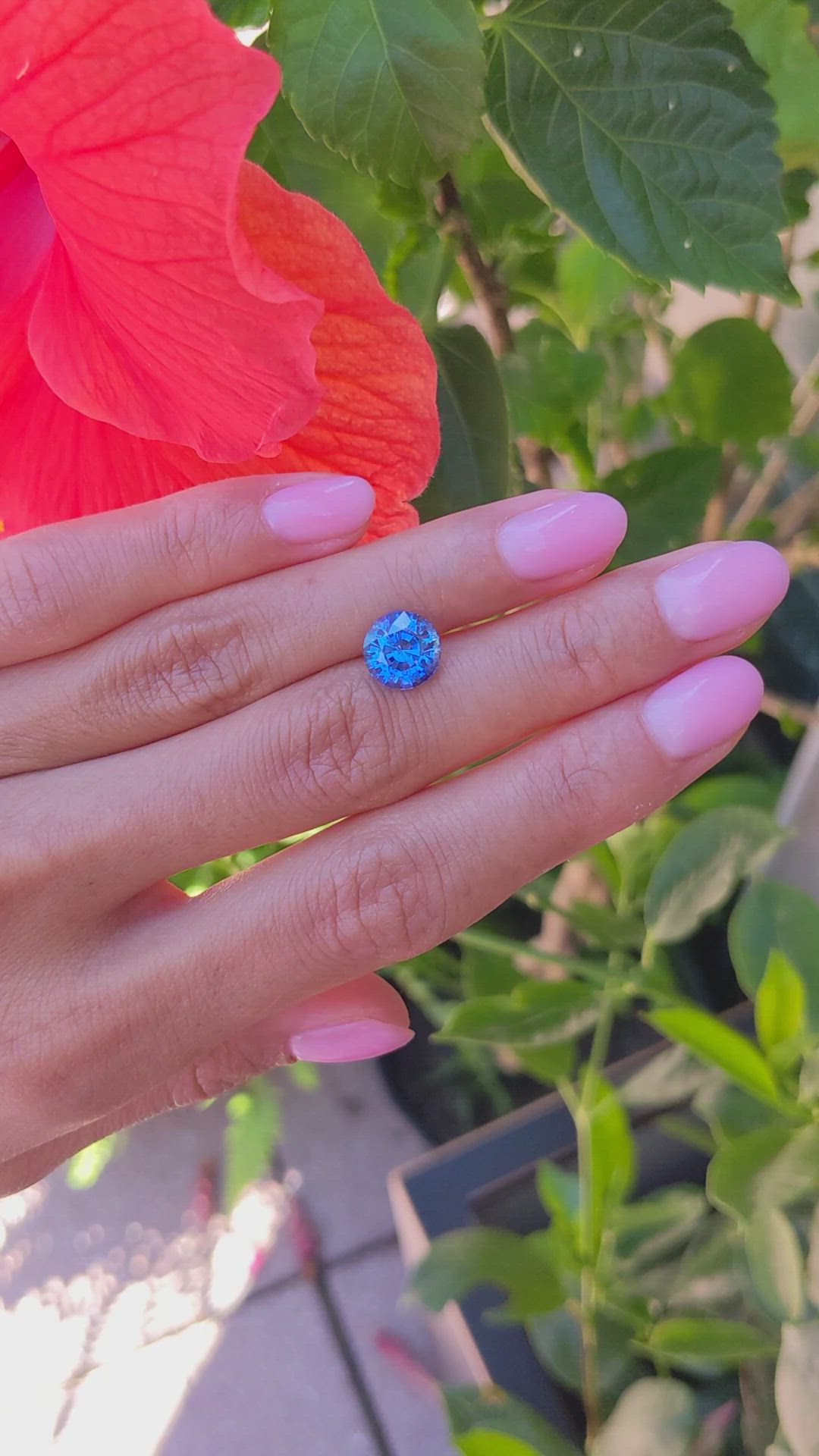 3.85 Ct. Blue Sapphire from Ceylon (Sri Lanka) Size Video