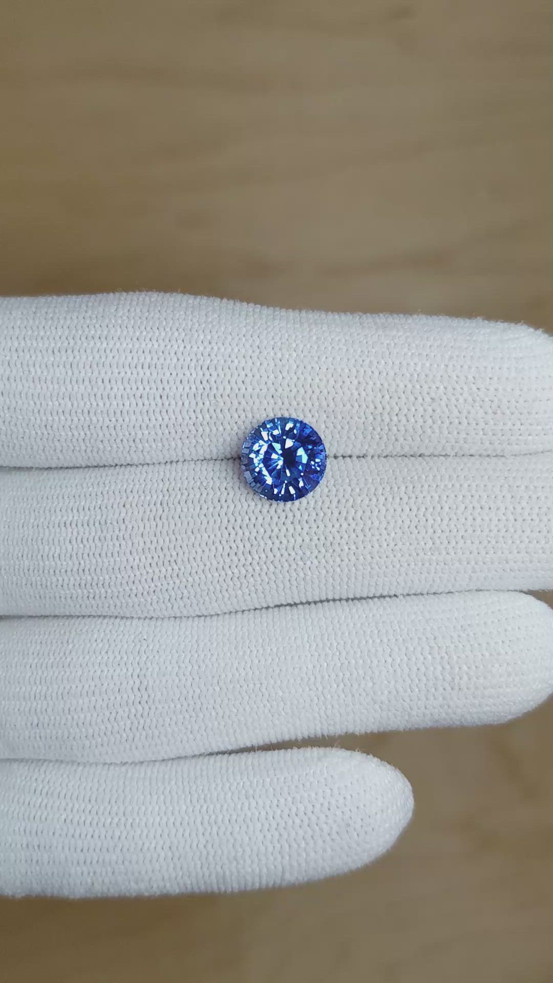 3.85 Ct. Blue Sapphire from Ceylon (Sri Lanka) Size Video