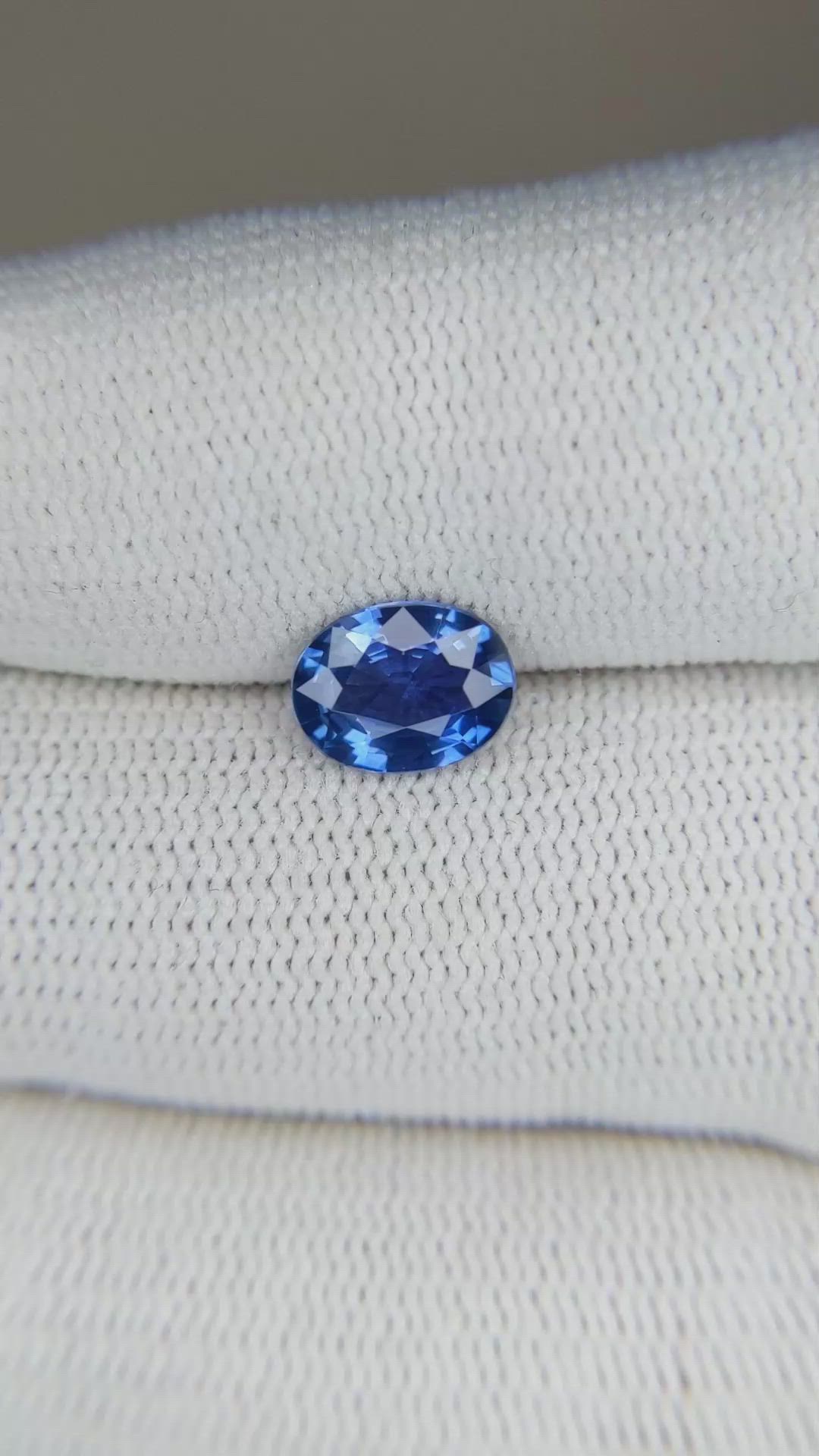 1.39 Ct. Blue Sapphire from Ceylon (Sri Lanka) Size Video