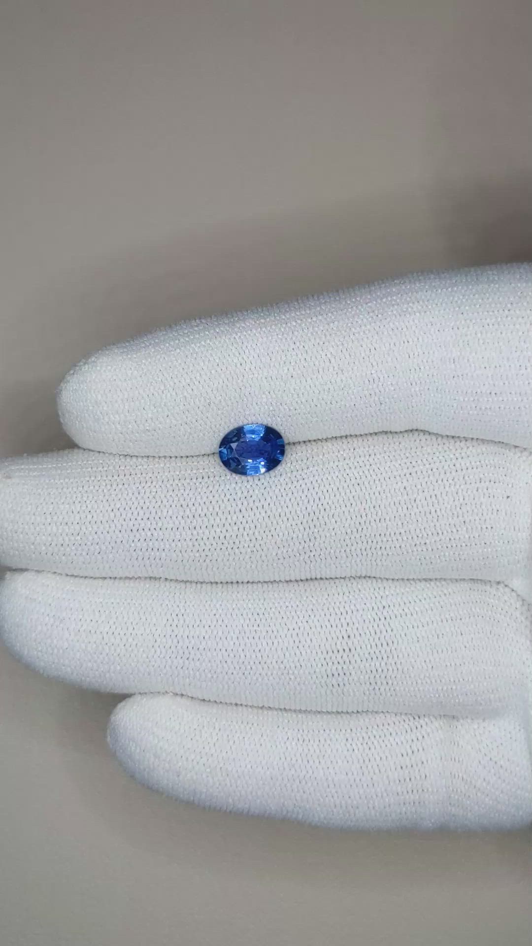 1.39 Ct. Blue Sapphire from Ceylon (Sri Lanka) Size Video