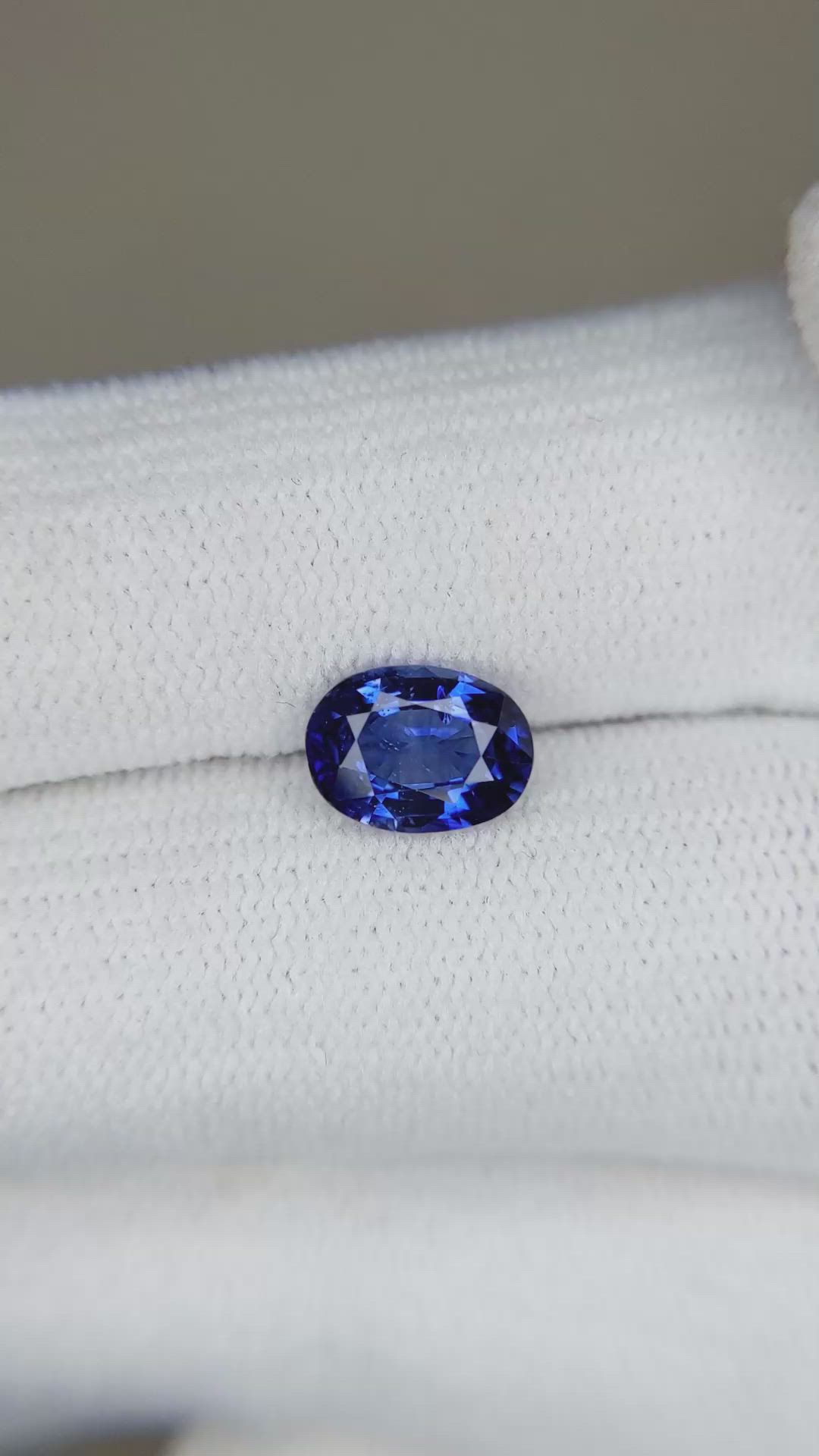 1.45 Ct. Blue Sapphire from Ceylon (Sri Lanka) Size Video