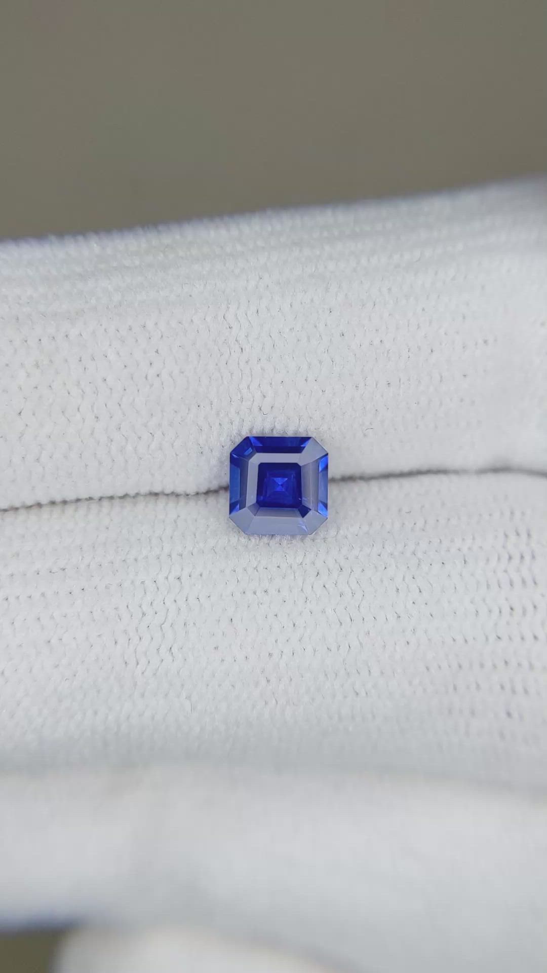 0.75 Ct. Blue Sapphire from Ceylon (Sri Lanka) Size Video